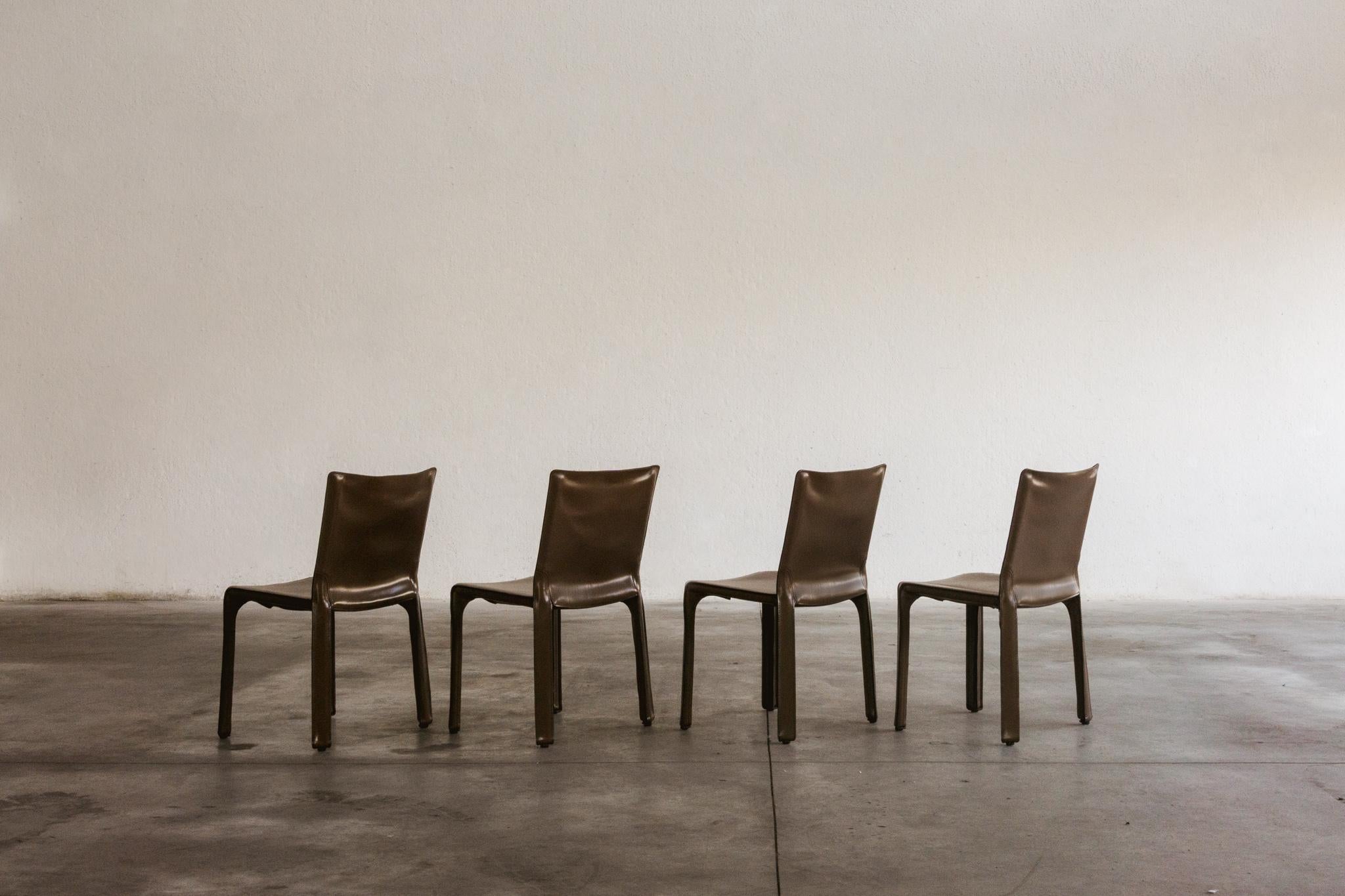 Mario Bellini 412 chaises de salle à manger « CAB » pour Cassina, 1978, lot de 4 en vente 5