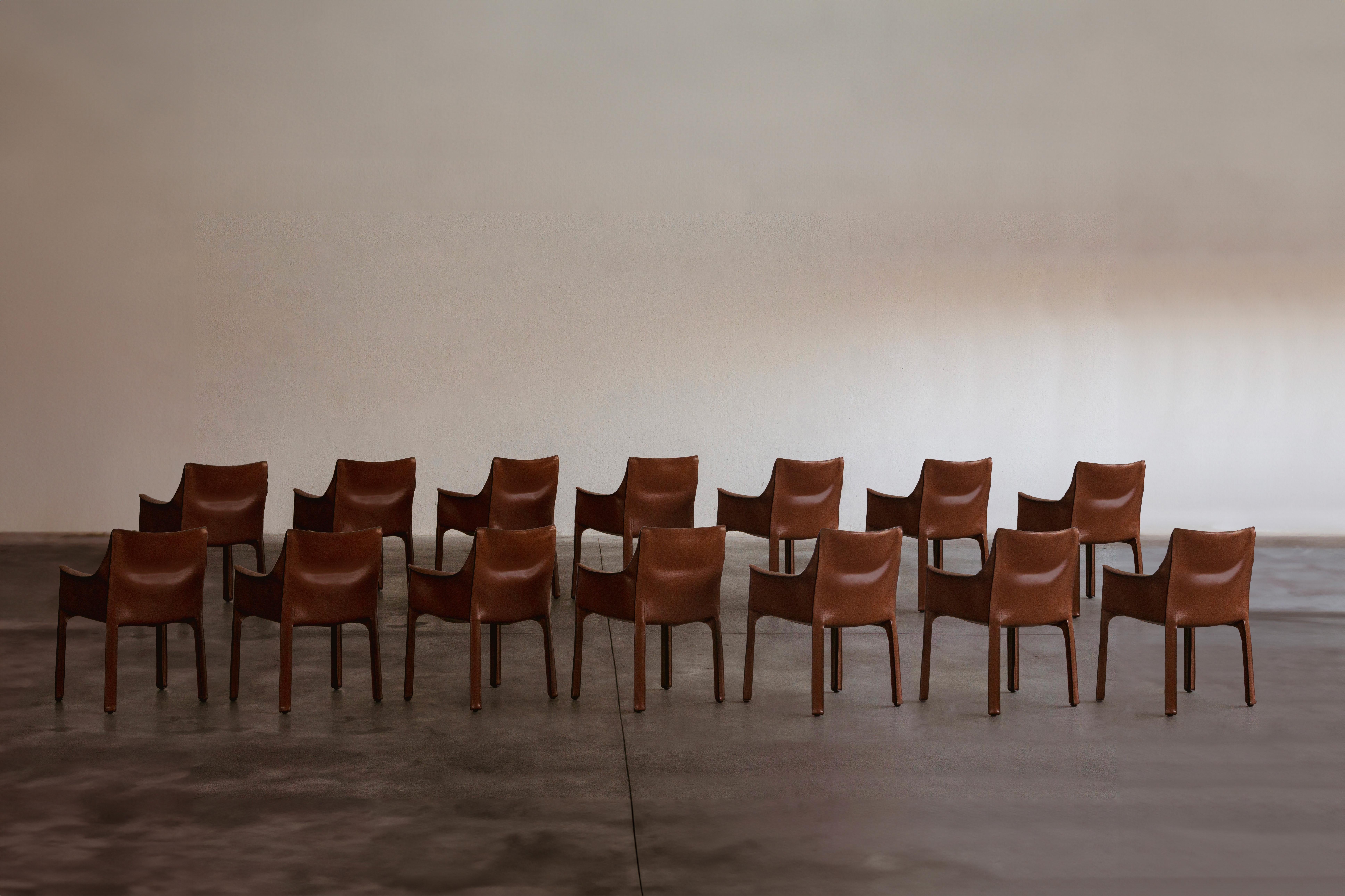 Fin du 20e siècle Chaises de salle à manger CAB 413 de Mario Bellini pour Cassina, 1977, ensemble de 14 pièces en vente