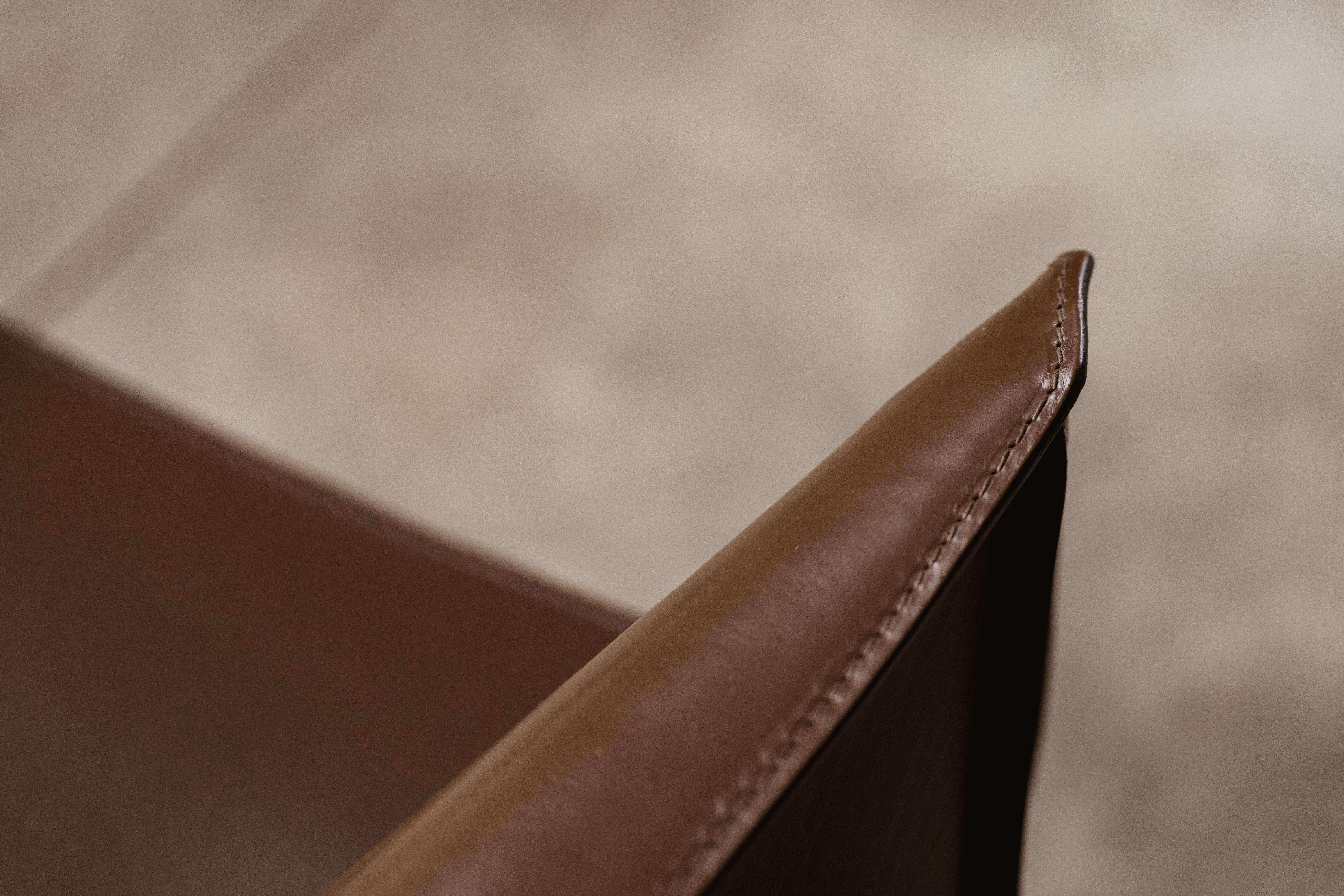 Mario Bellini pour Cassina, ensemble de 14 chaises CAB 413 en cuir de tabac, 1977 en vente 2