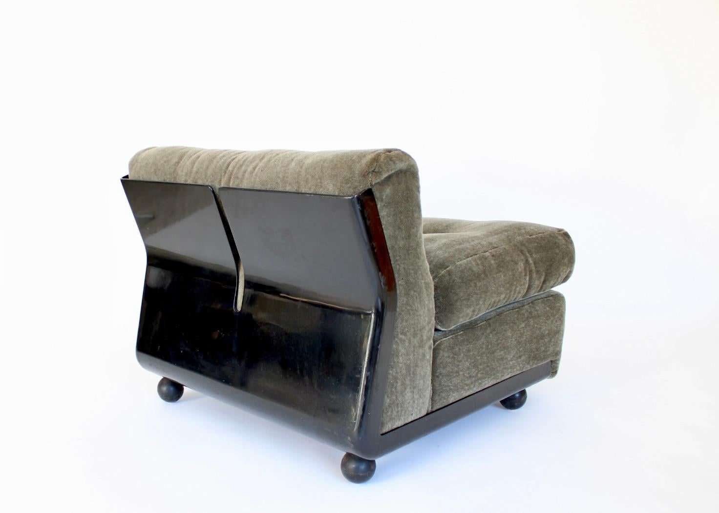 Mario Bellini Amanta Chair Lounge Chair For B&B Italia Circa 1970 For Sale 3