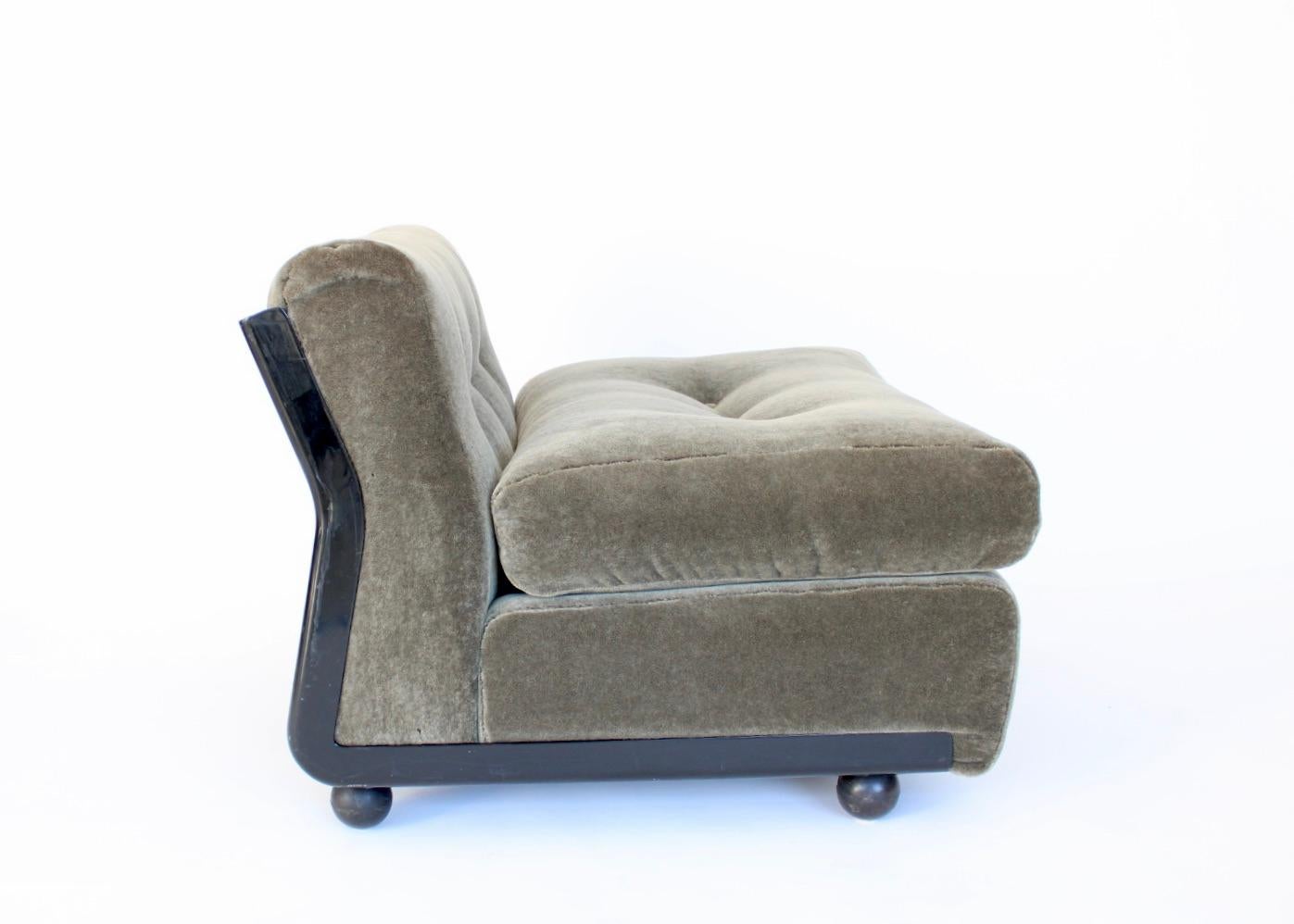 Mario Bellini Amanta Chair Lounge Chair For B&B Italia Circa 1970 For Sale 2