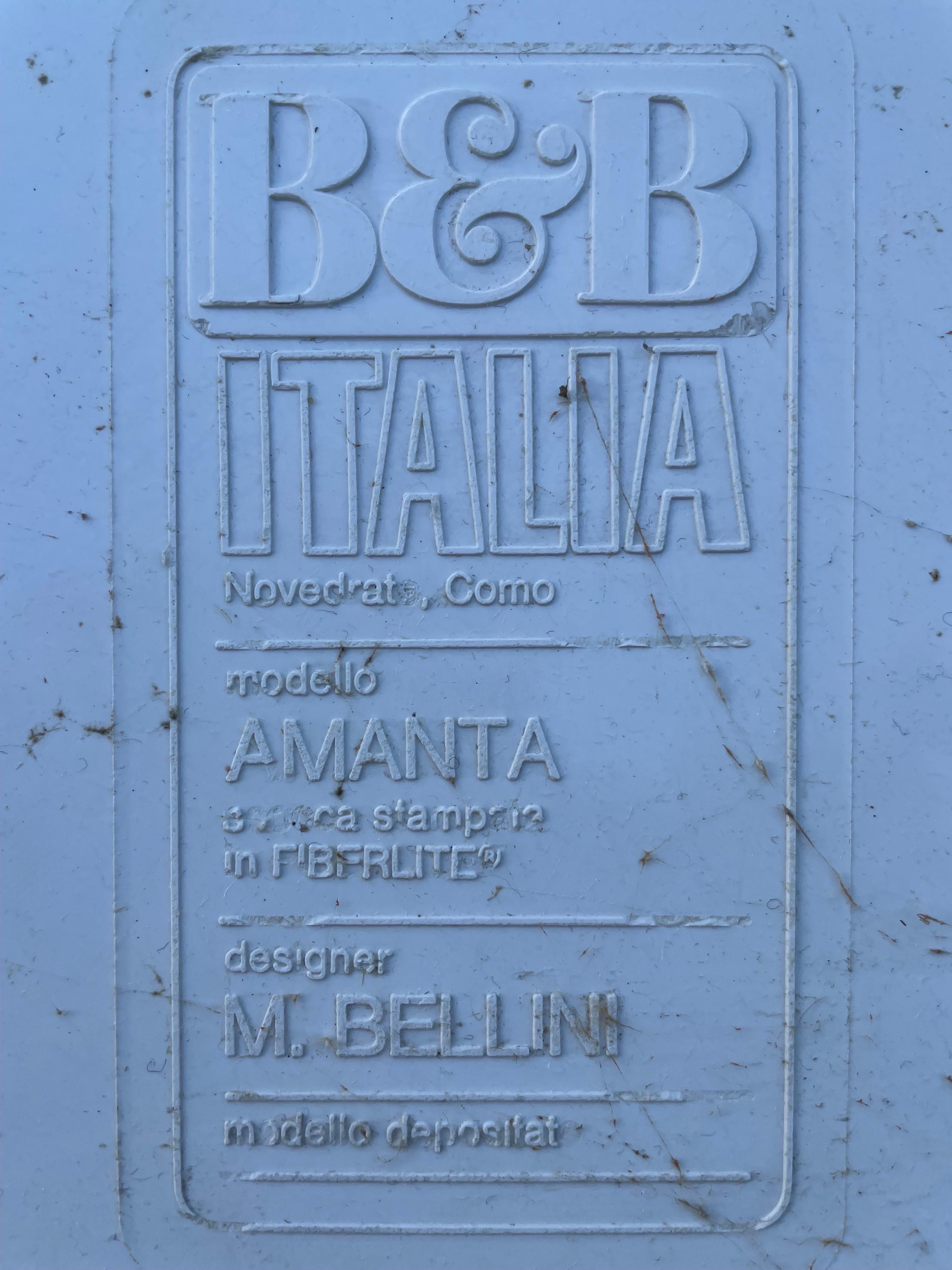 Mario Bellini 'Amanta' Modular Sofa in Original Beige Striped Fabric, 1966 For Sale 7