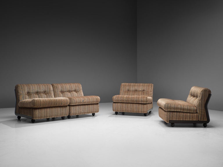 Mario Bellini 'Amanta' Modular Sofa in Original Striped Fabric In Good Condition For Sale In Waalwijk, NL