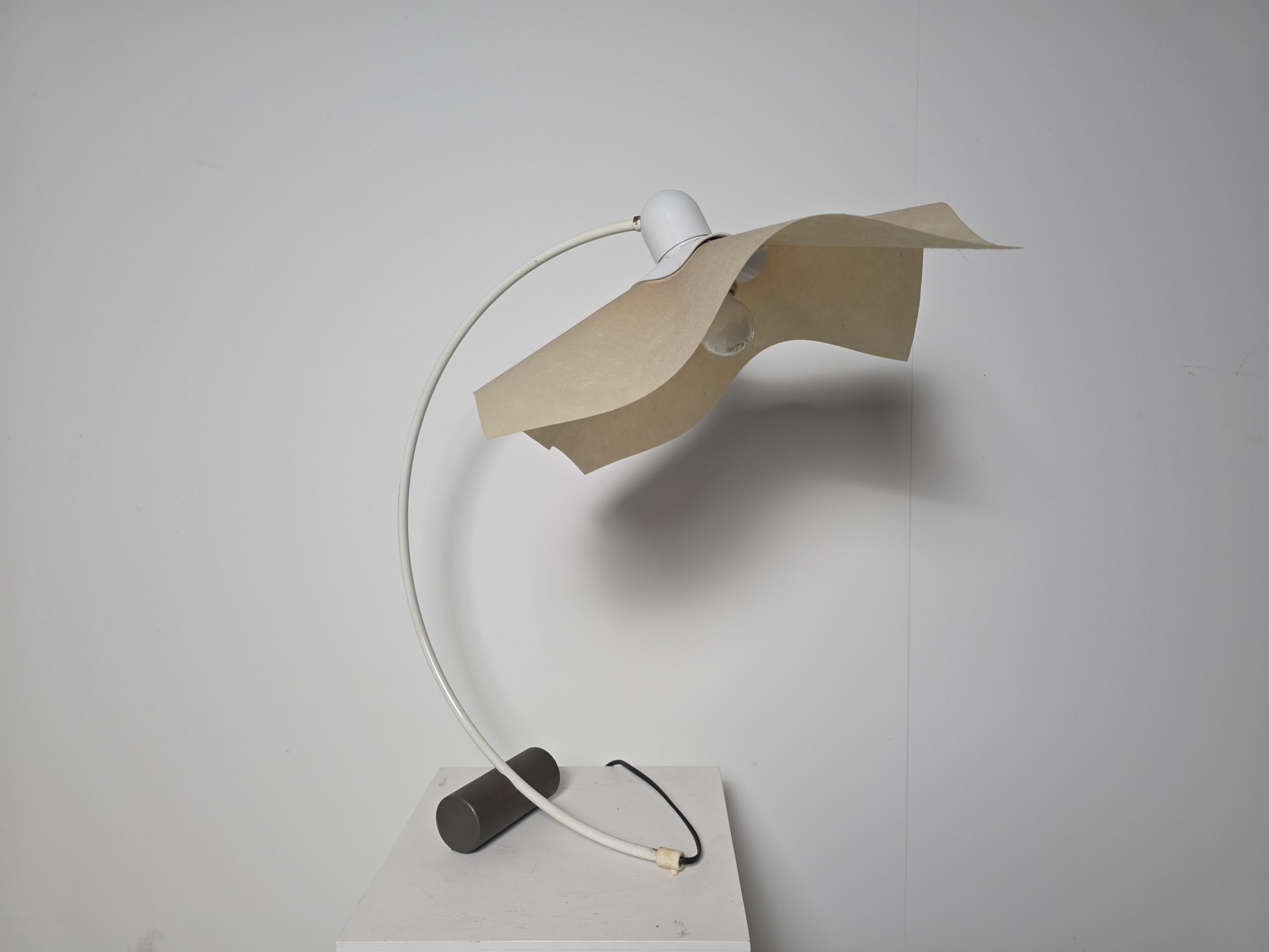 Lámpara de sobremesa Mario Bellini Area Curvea para Artemide, Italia, años 70 en Bueno estado para la venta en amstelveen, NL