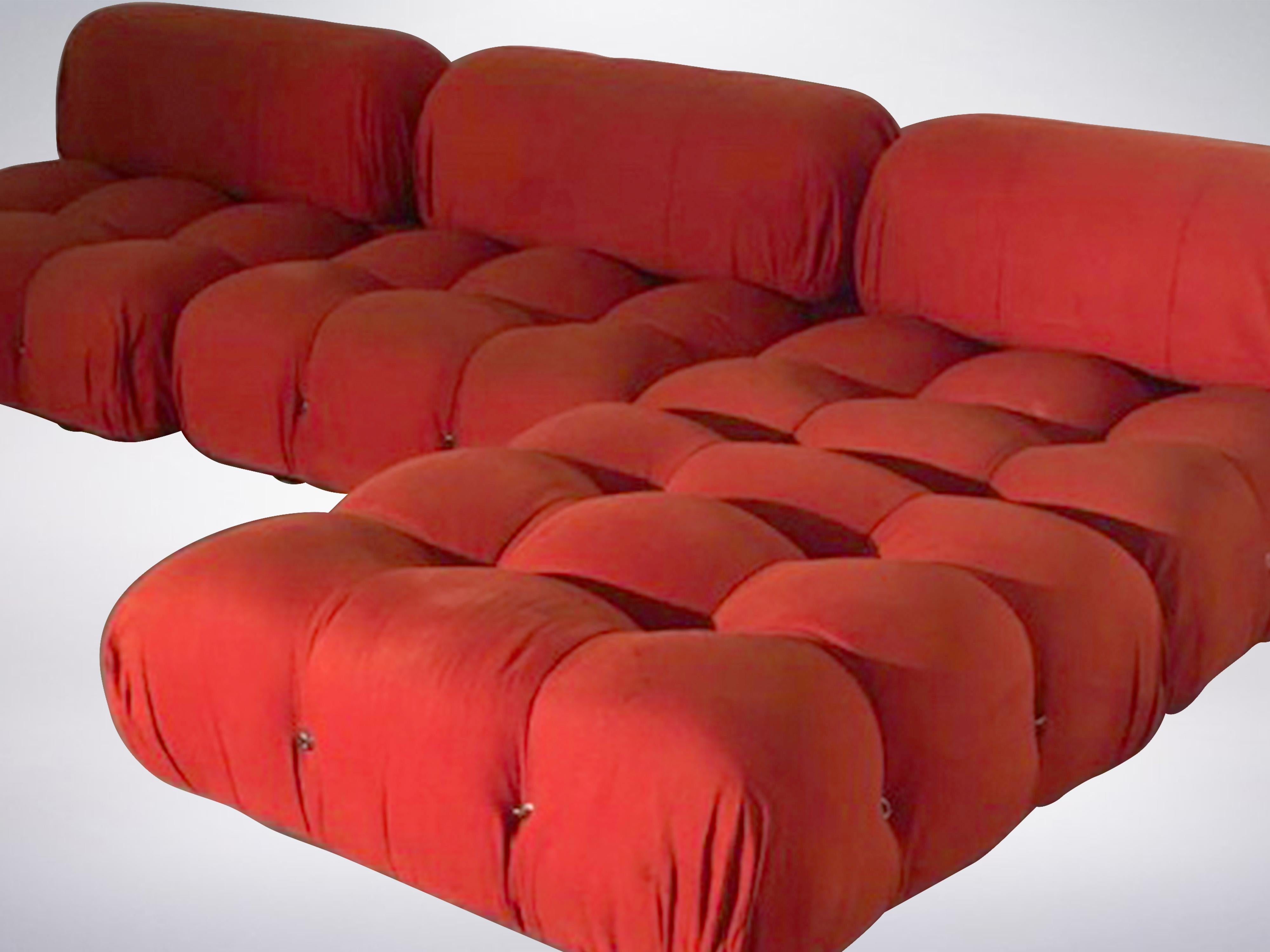 Mario Bellini Camaleonda sofa set of 4 elements in orange upholstery, made for B&B Italia in 1970. The seats are currently clad in their original upholstery. 

 