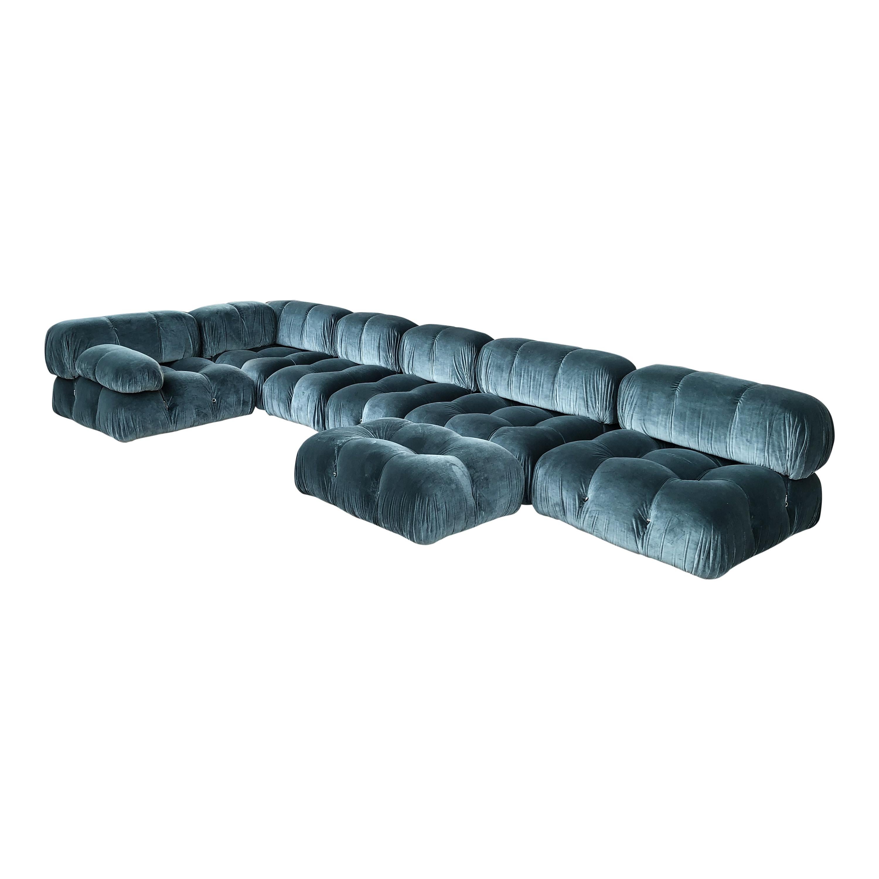 Camaleonda sofa, designed by Mario Bellini and manufactured by B&B Italia in 1972.
The set features seven modules with backrest (four big modules and three small ones) and one armrest.
High-quality blue cotton velvet upholstery by Mark
