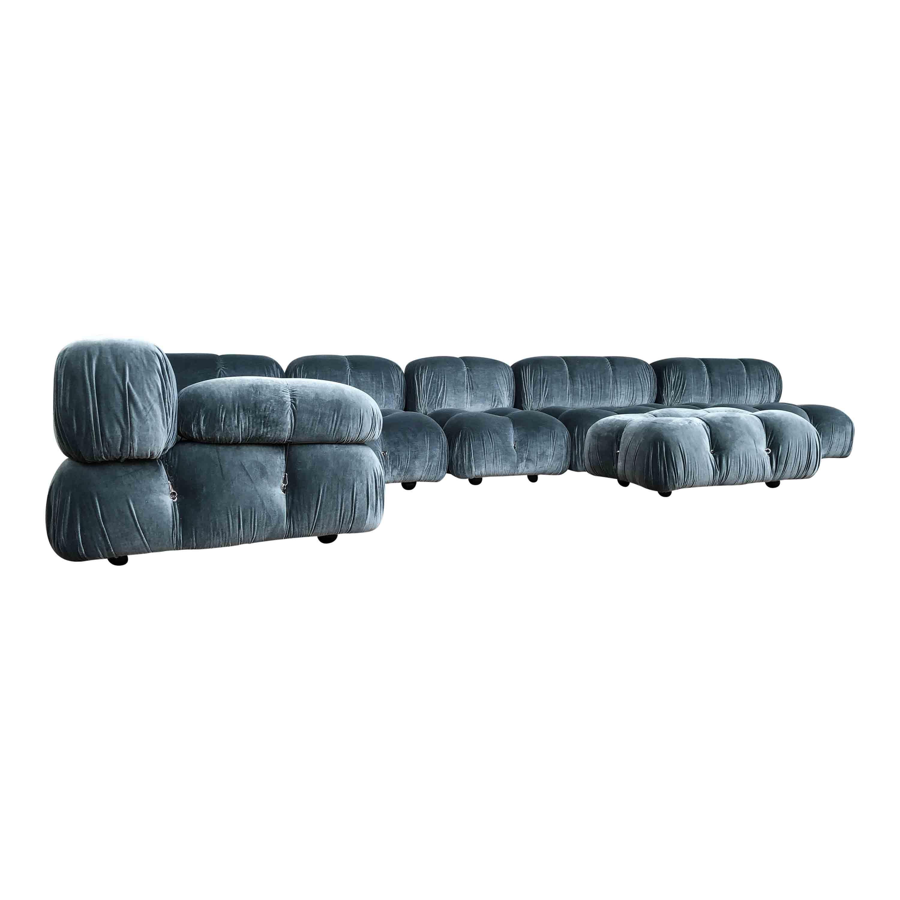 Camaleonda sofa, designed by Mario Bellini and manufactured by B&B Italia in 1972.
The set features seven modules with backrest (four big modules and three small ones) and one armrest.
High-quality blue cotton velvet upholstery by Mark