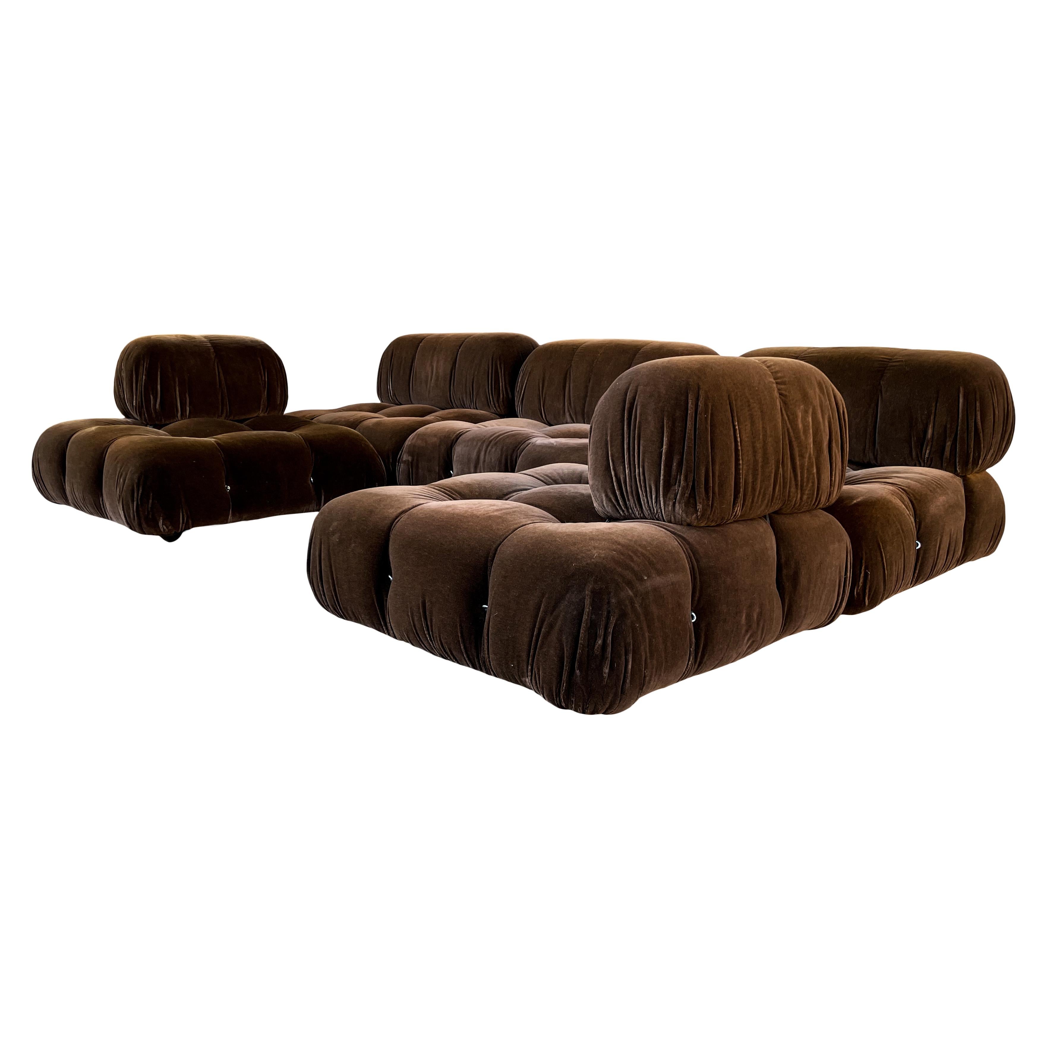 Camaleonda sofa, designed by Mario Bellini and manufactured by B&B Italia in 1972.

The set features three modules with big backrest, and two modules with small backrest.

Alpaca velvet upholstery.

Fully restored in Italy.
 
Mario Bellini