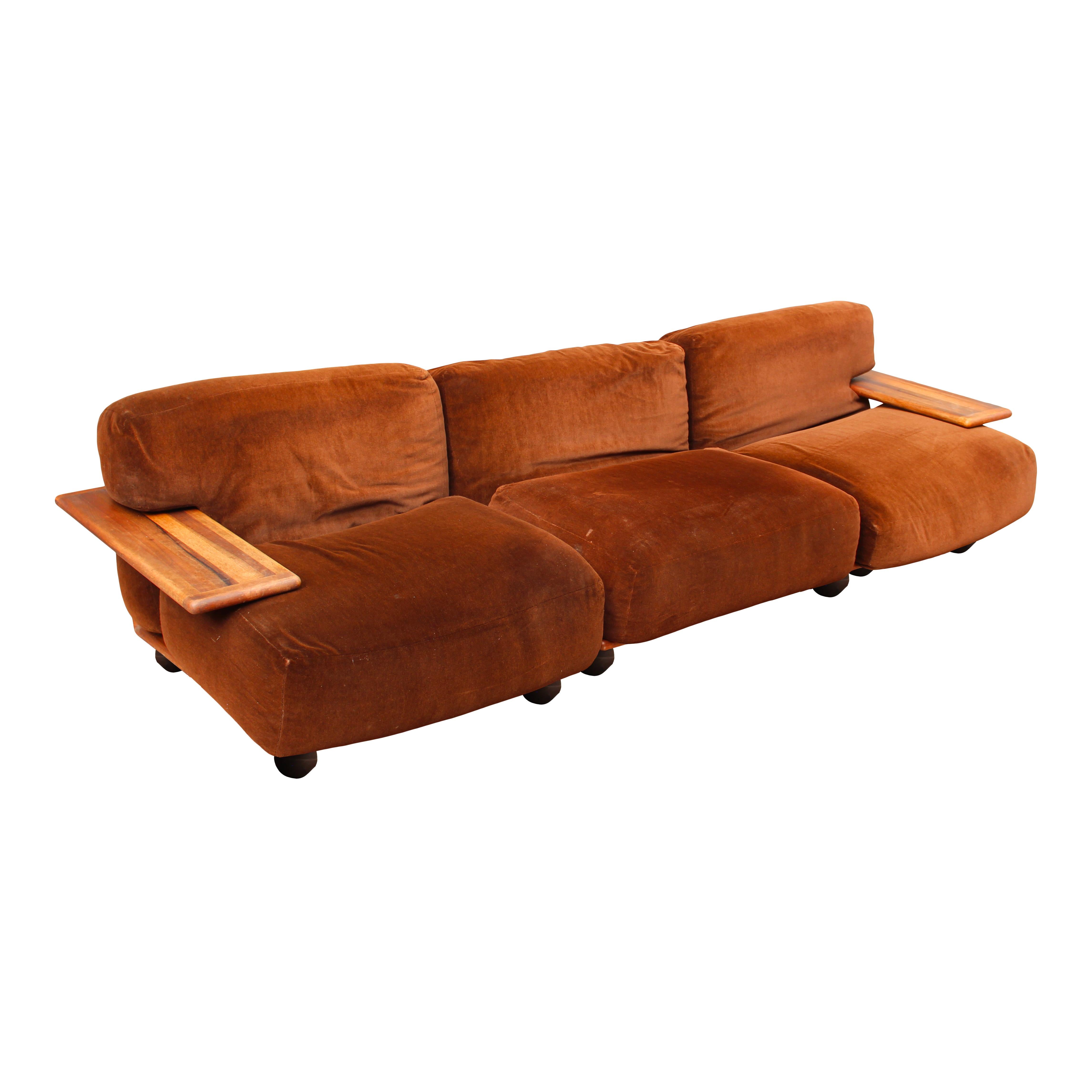 Mid-Century moderno Mario Bellini Divano modulare in velluto marrone Pianura per Cassina, 1970, Set di 3 in vendita