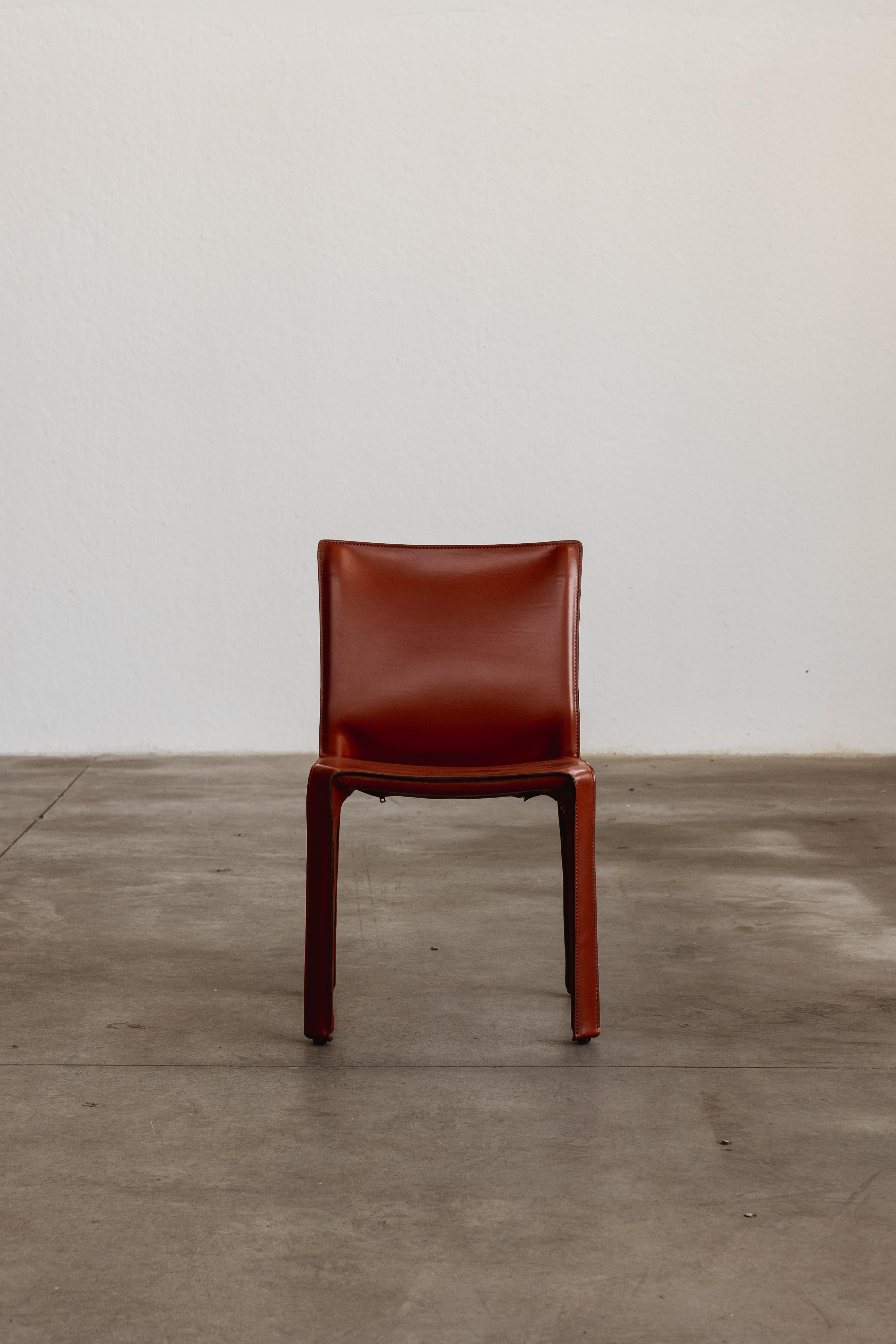 Mario Bellini „CAB 412 Stuhl für Cassina, chinesisches rotes Leder, 1978 im Angebot 3
