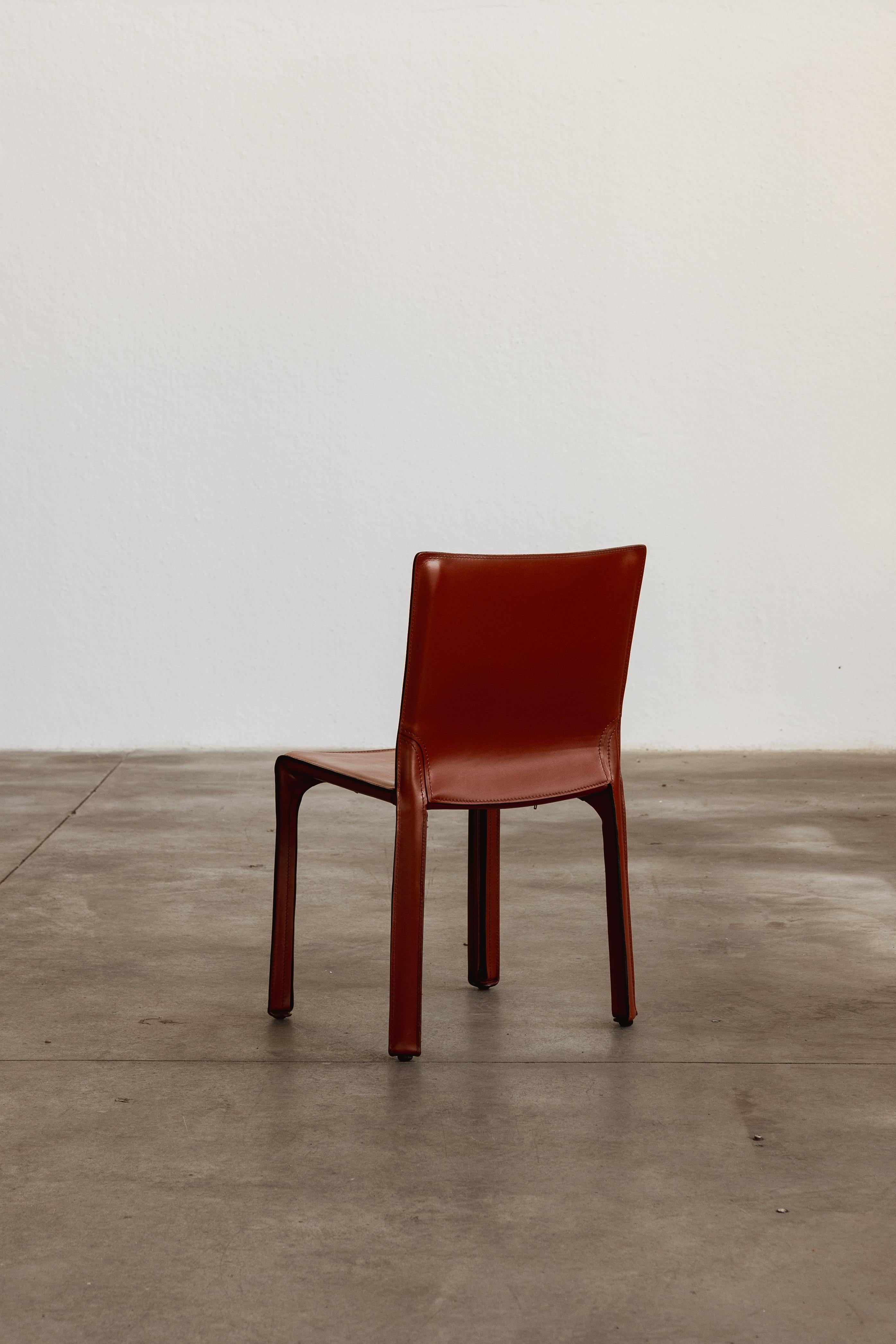Mario Bellini „CAB 412 Stuhl für Cassina, chinesisches rotes Leder, 1978 im Zustand „Gut“ im Angebot in Lonigo, Veneto