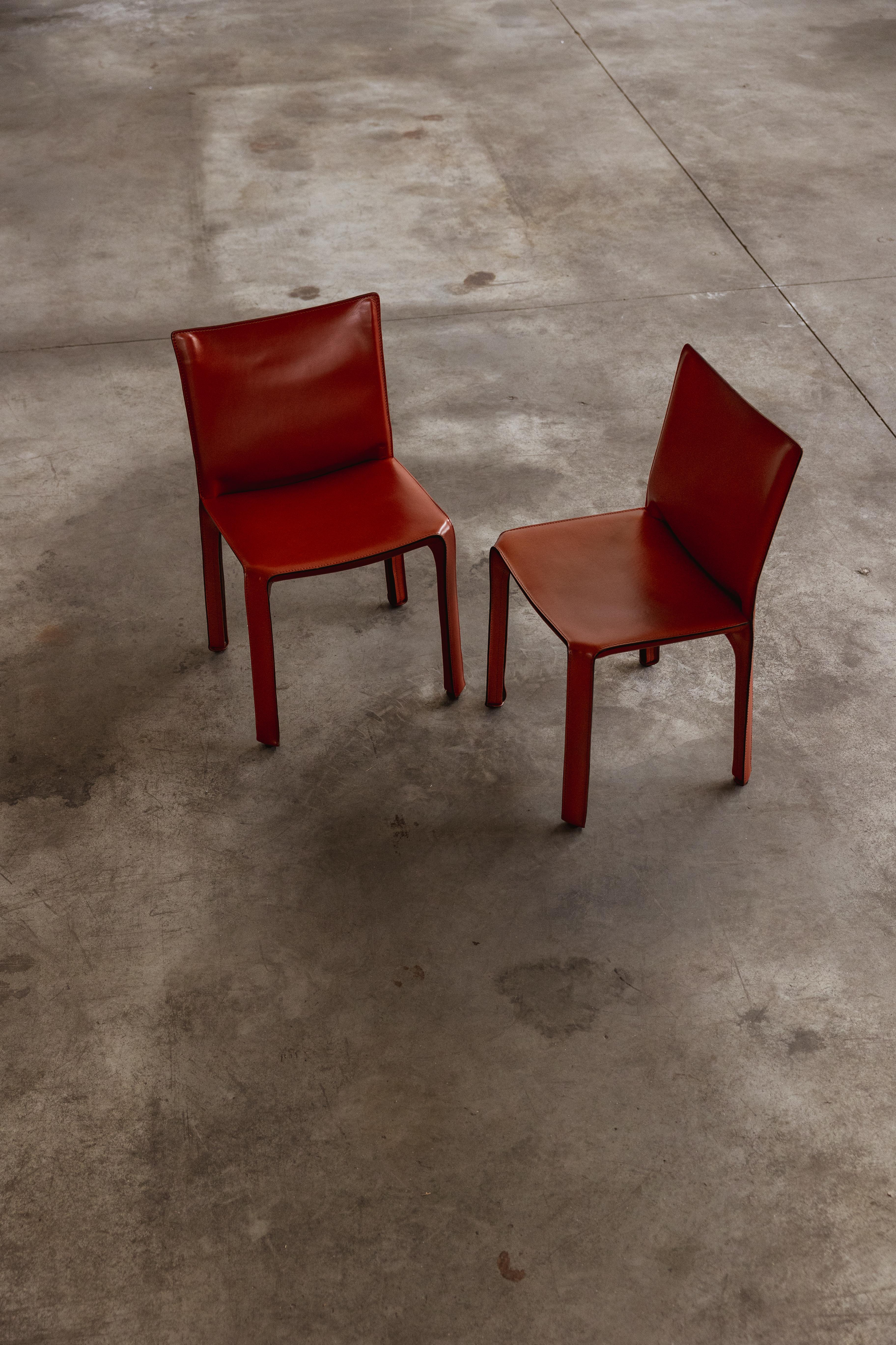 Mario Bellini „CAB 412 Stühle für Cassina, chinesisches rotes Leder, 1978, 2er-Set, Set im Angebot 5