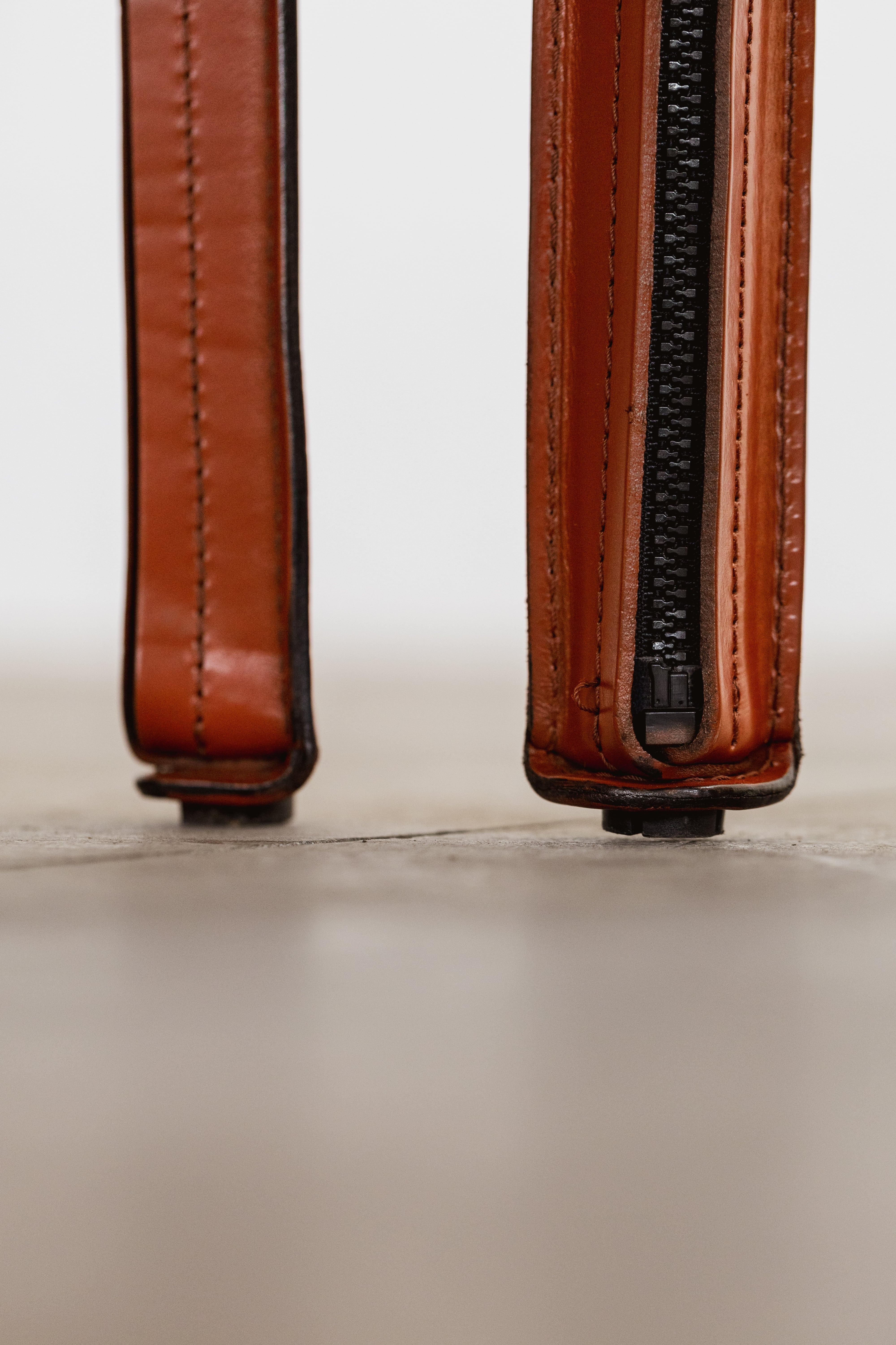 Mario Bellini „CAB 412 Stühle für Cassina, chinesisches rotes Leder, 1978, 2er-Set, Set (Italienisch) im Angebot