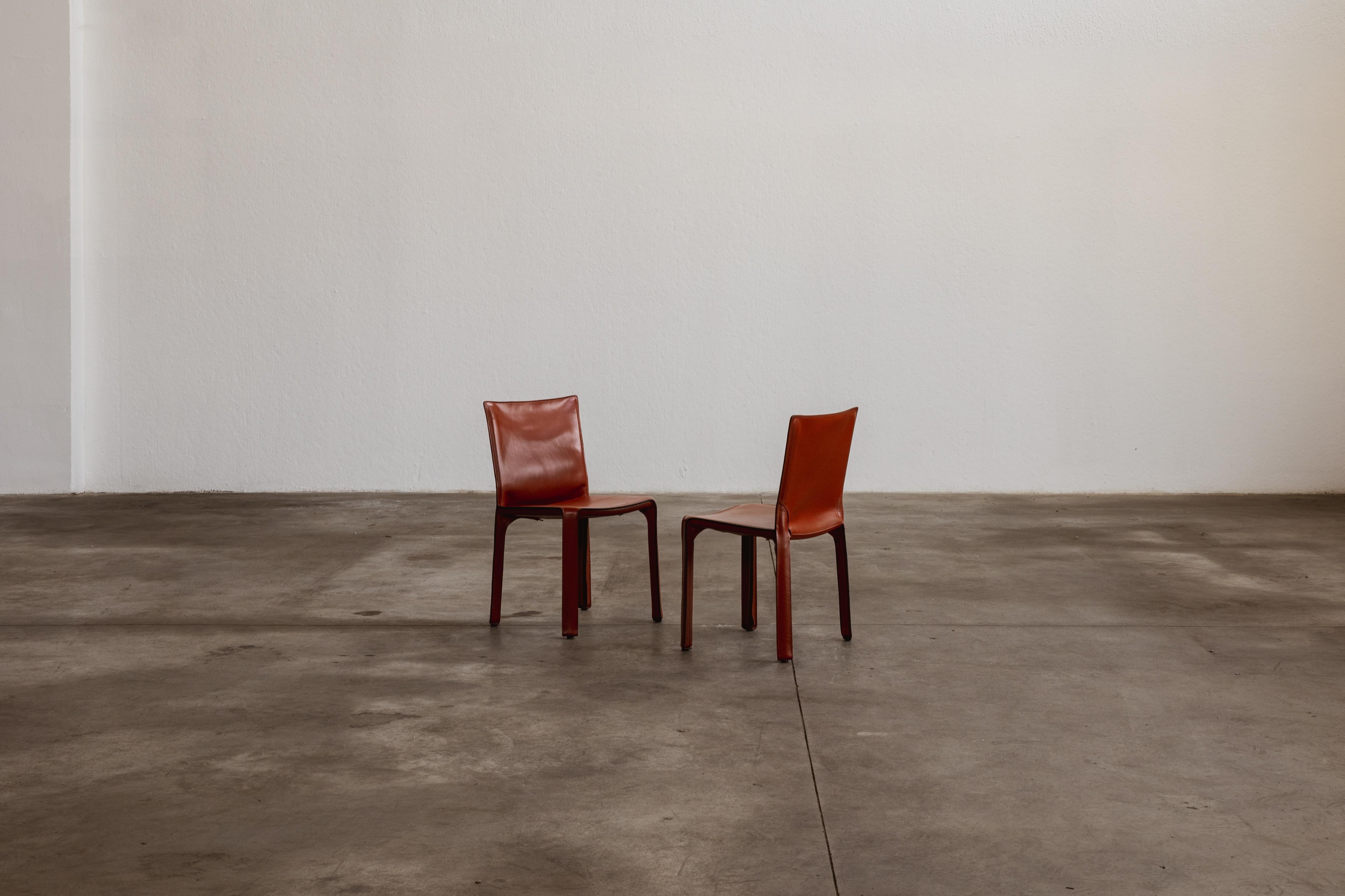 Mario Bellini „CAB 412 Stühle für Cassina, chinesisches rotes Leder, 1978, 2er-Set, Set im Zustand „Gut“ im Angebot in Lonigo, Veneto