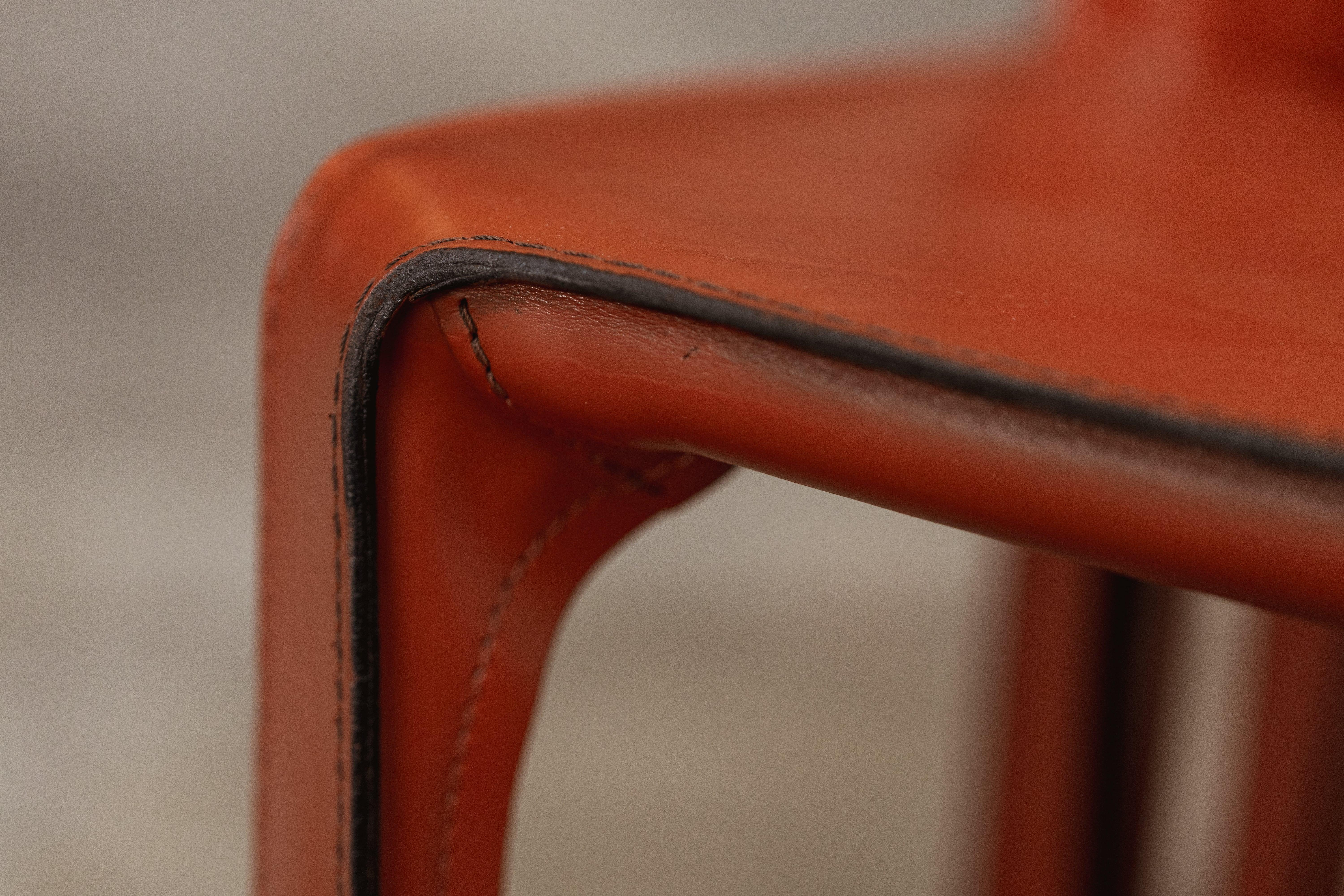 Mario Bellini „CAB 412 Stühle für Cassina, chinesisches rotes Leder, 1978, 2er-Set, Set im Angebot 1