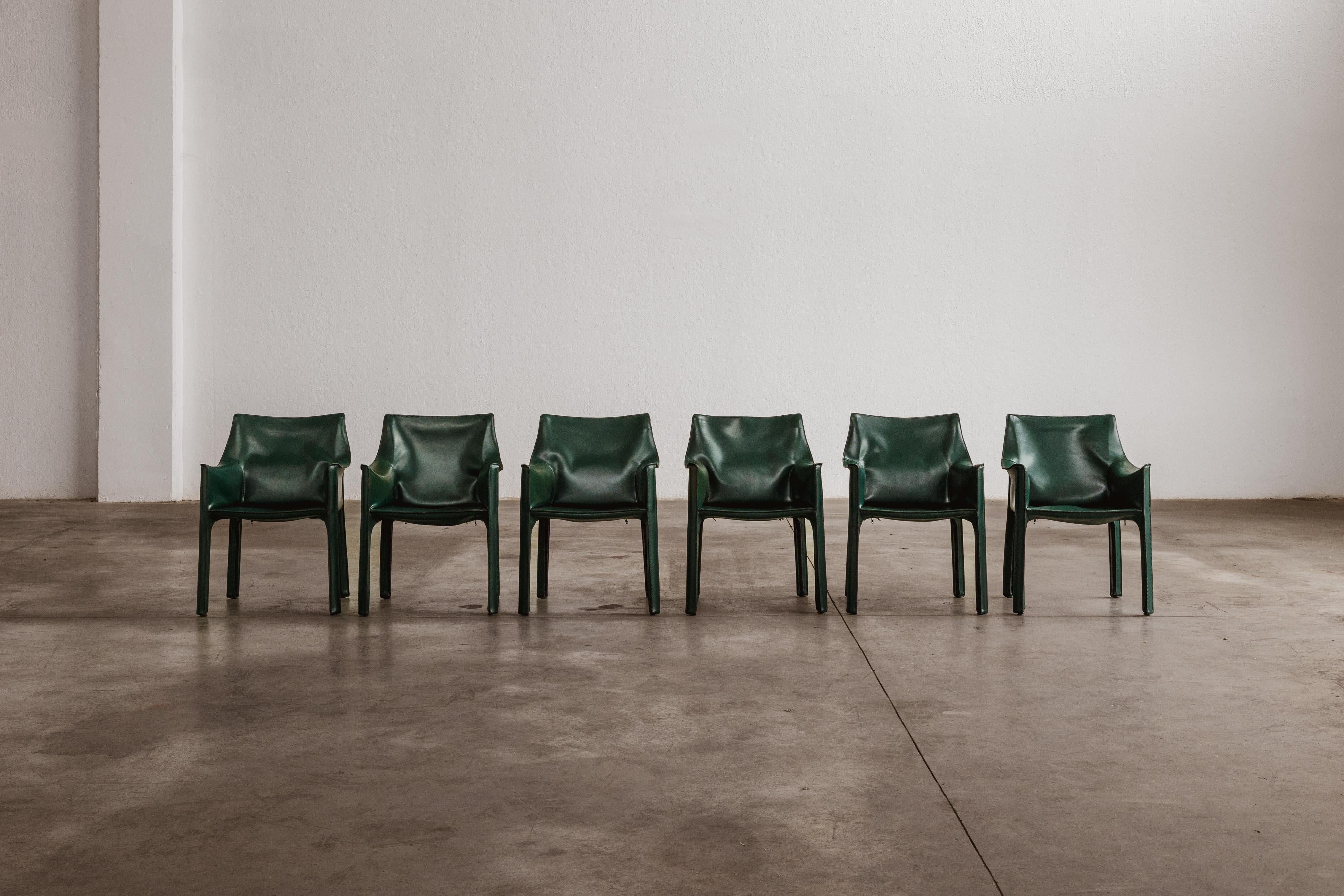 Mario Bellini „CAB 413 Stühle für Cassina, dunkelgrünes Leder, 1977, Set von 16 Stühlen im Angebot 7