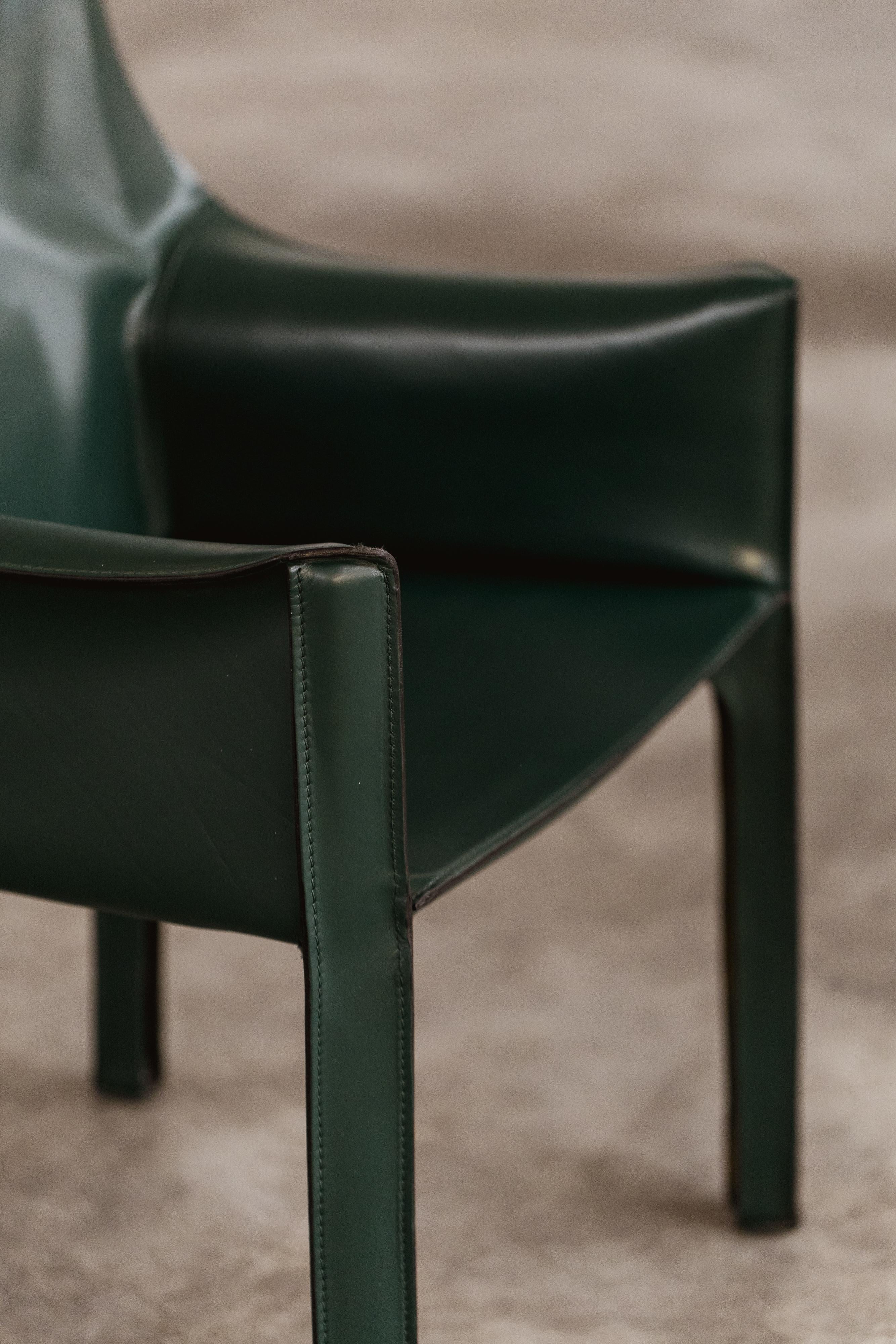 Mario Bellini „CAB 413 Stühle für Cassina, dunkelgrünes Leder, 1977, Set von 16 Stühlen im Angebot 8