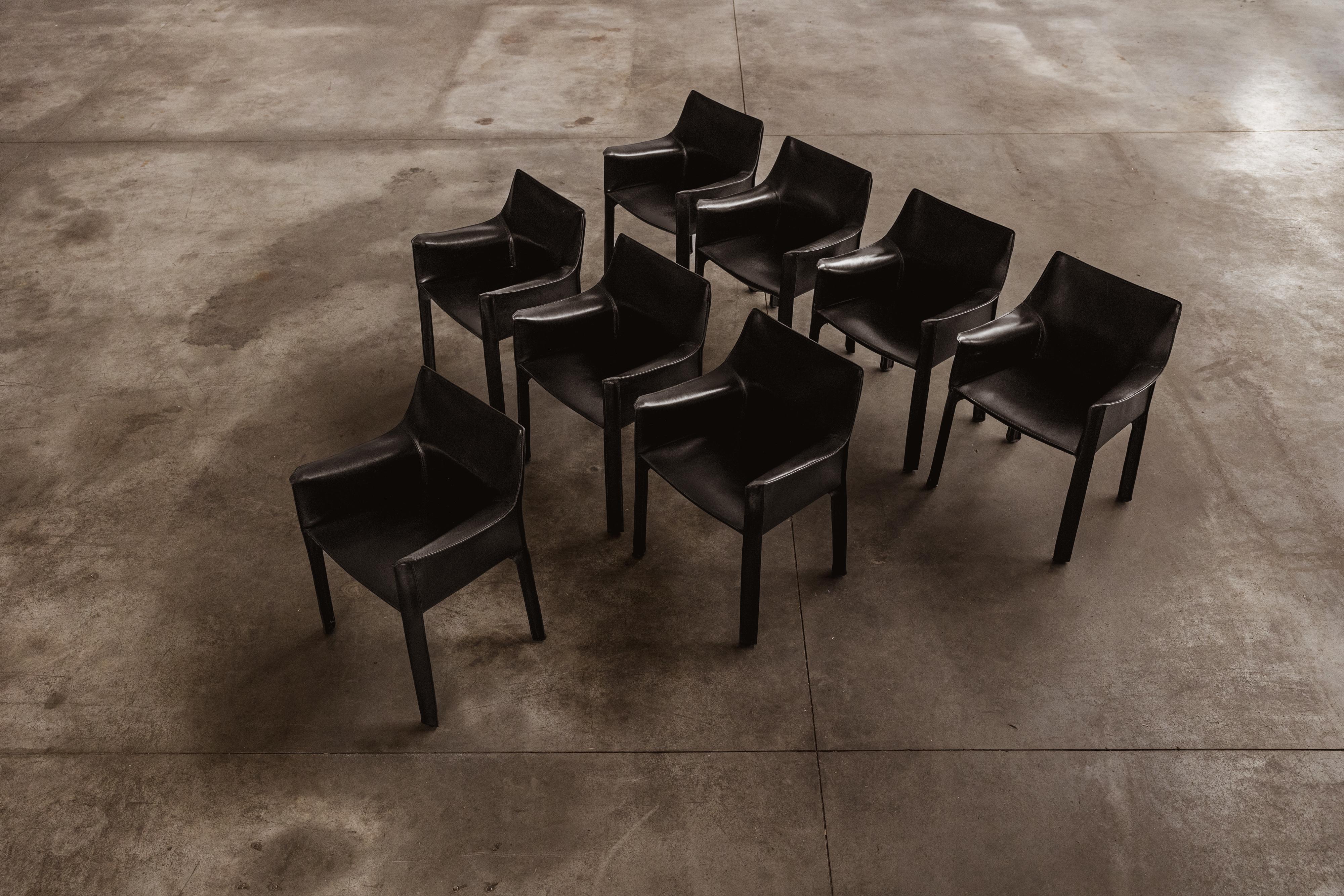 Mario Bellini „CAB 413“ Stühle für Cassina, schwarzes Leder, 1977, Set von 10 Stühlen im Angebot 6