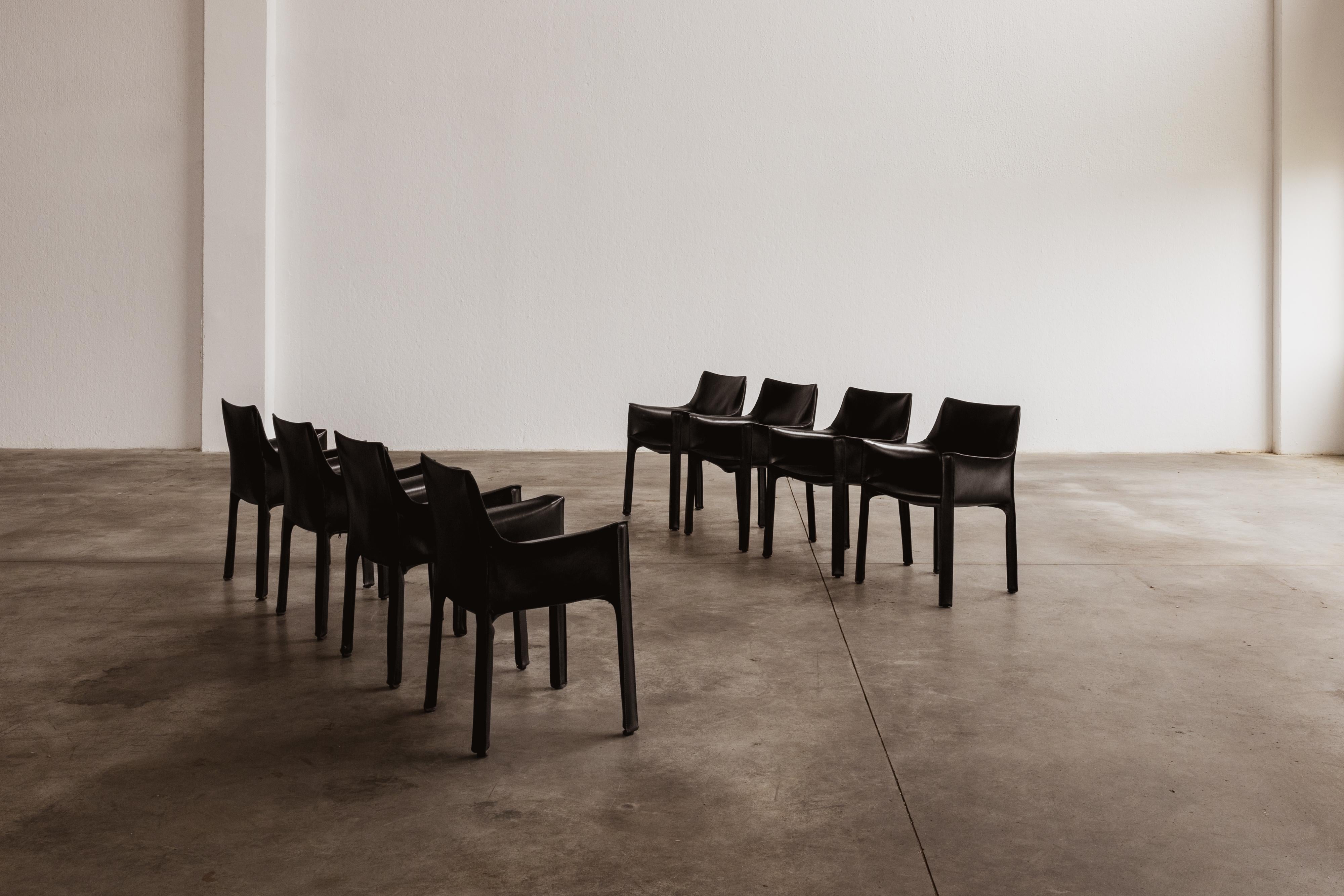 Mario Bellini „CAB 413“ Stühle für Cassina, schwarzes Leder, 1977, Set von 10 Stühlen (Italienisch) im Angebot