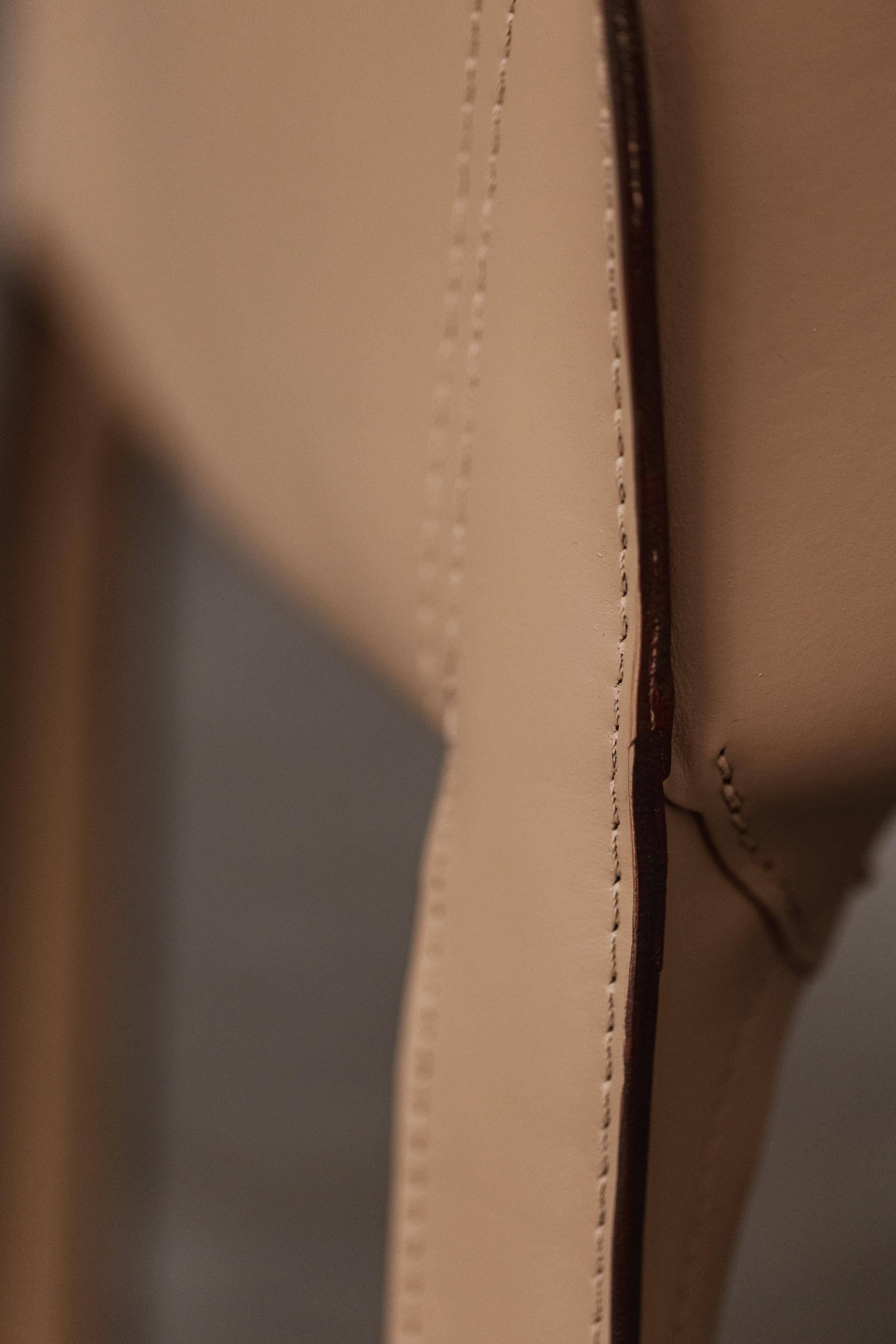 Mario Bellini pour Cassina, ensemble de 14 chaises CAB 413 en cuir naturel, 1977 en vente 5