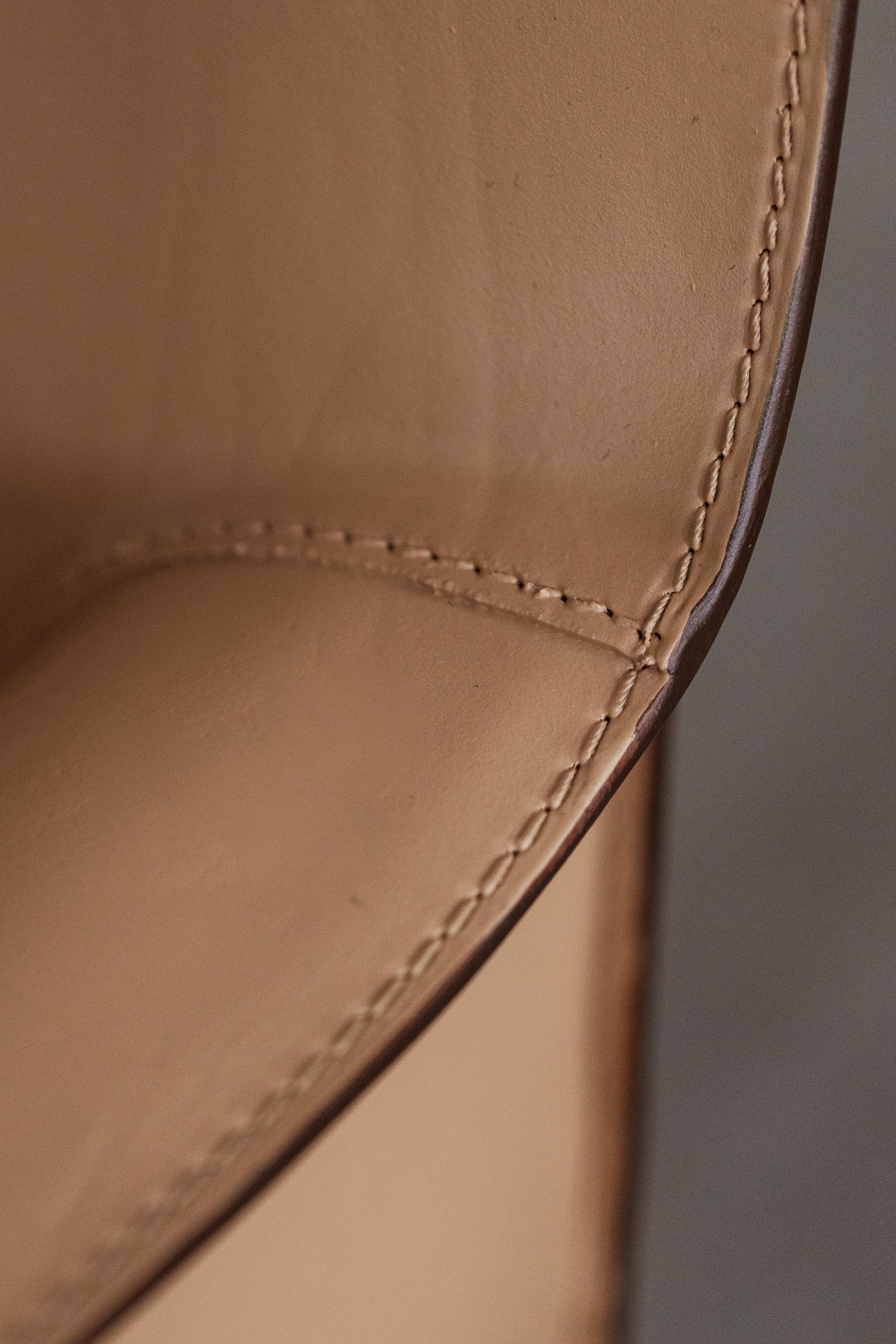 Mid-Century Modern Mario Bellini pour Cassina, ensemble de 14 chaises CAB 413 en cuir naturel, 1977 en vente