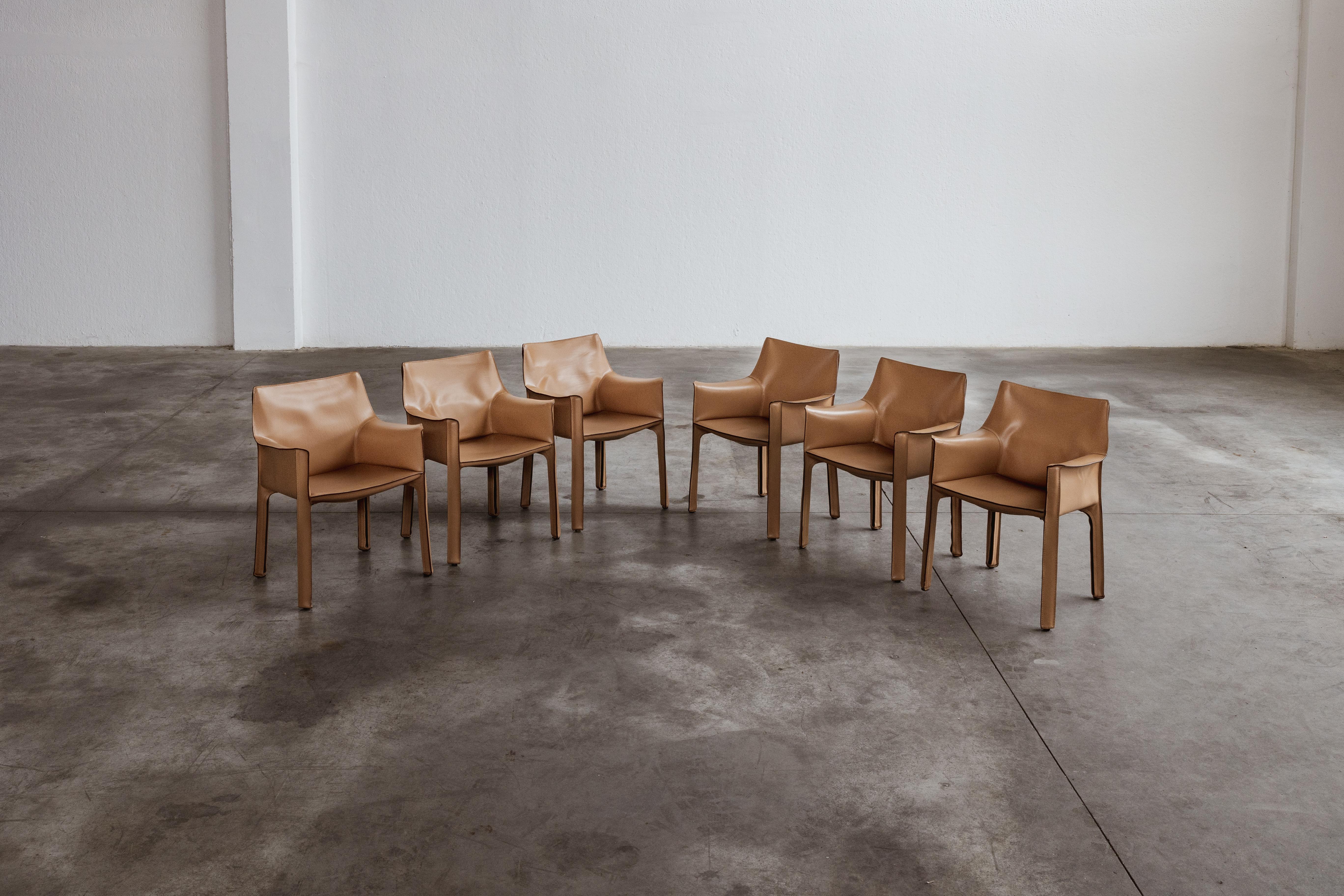 Mario Bellini pour Cassina, ensemble de 14 chaises CAB 413 en cuir naturel, 1977 en vente 1