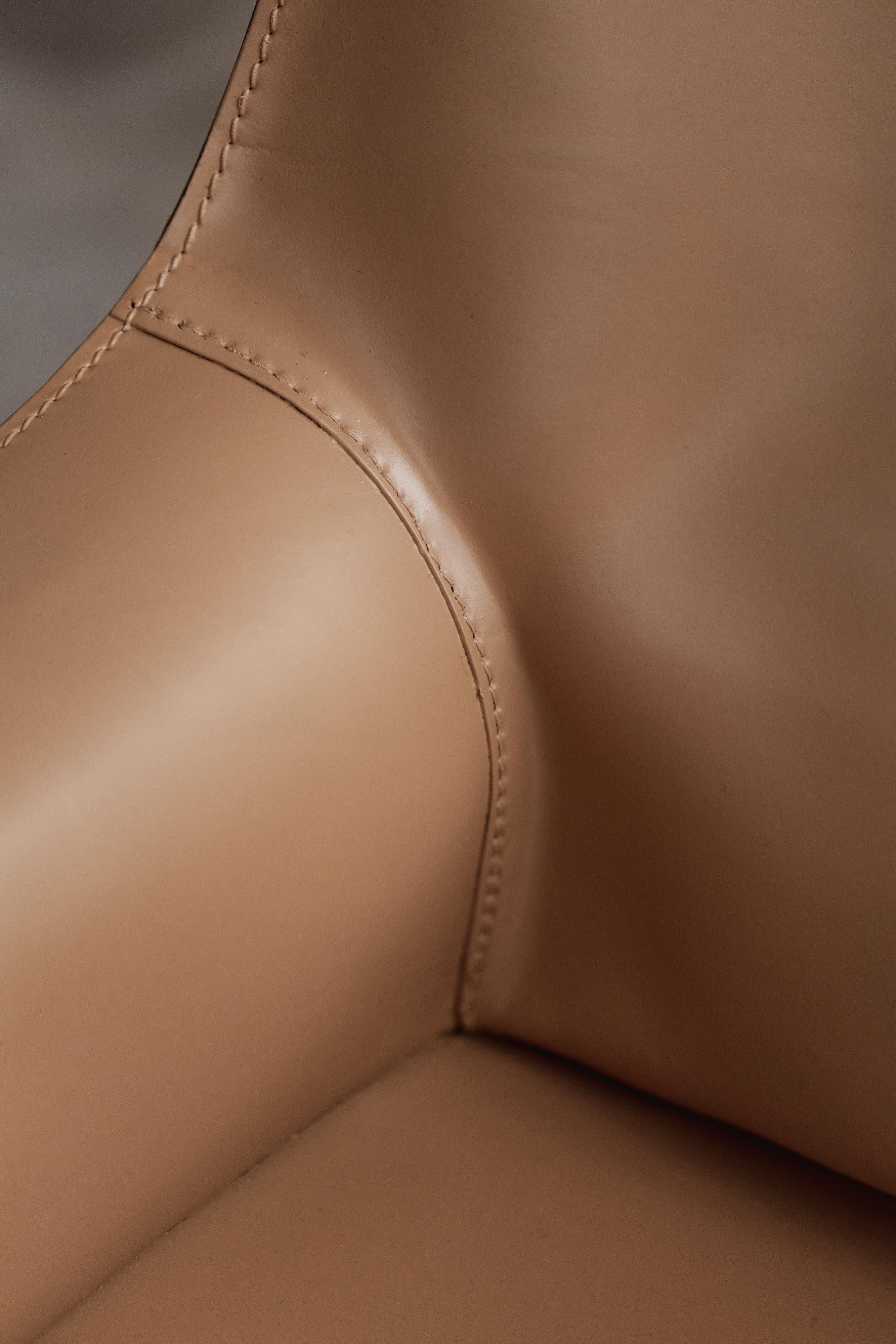 Mario Bellini pour Cassina, ensemble de 16 chaises CAB 413 en cuir naturel, 1977 en vente 2