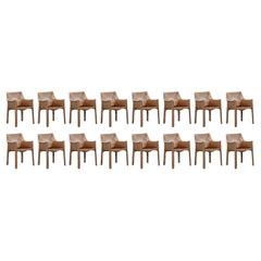Mario Bellini "CAB 413" per Cassina, pelle naturale, 1977, set di 16 sedie