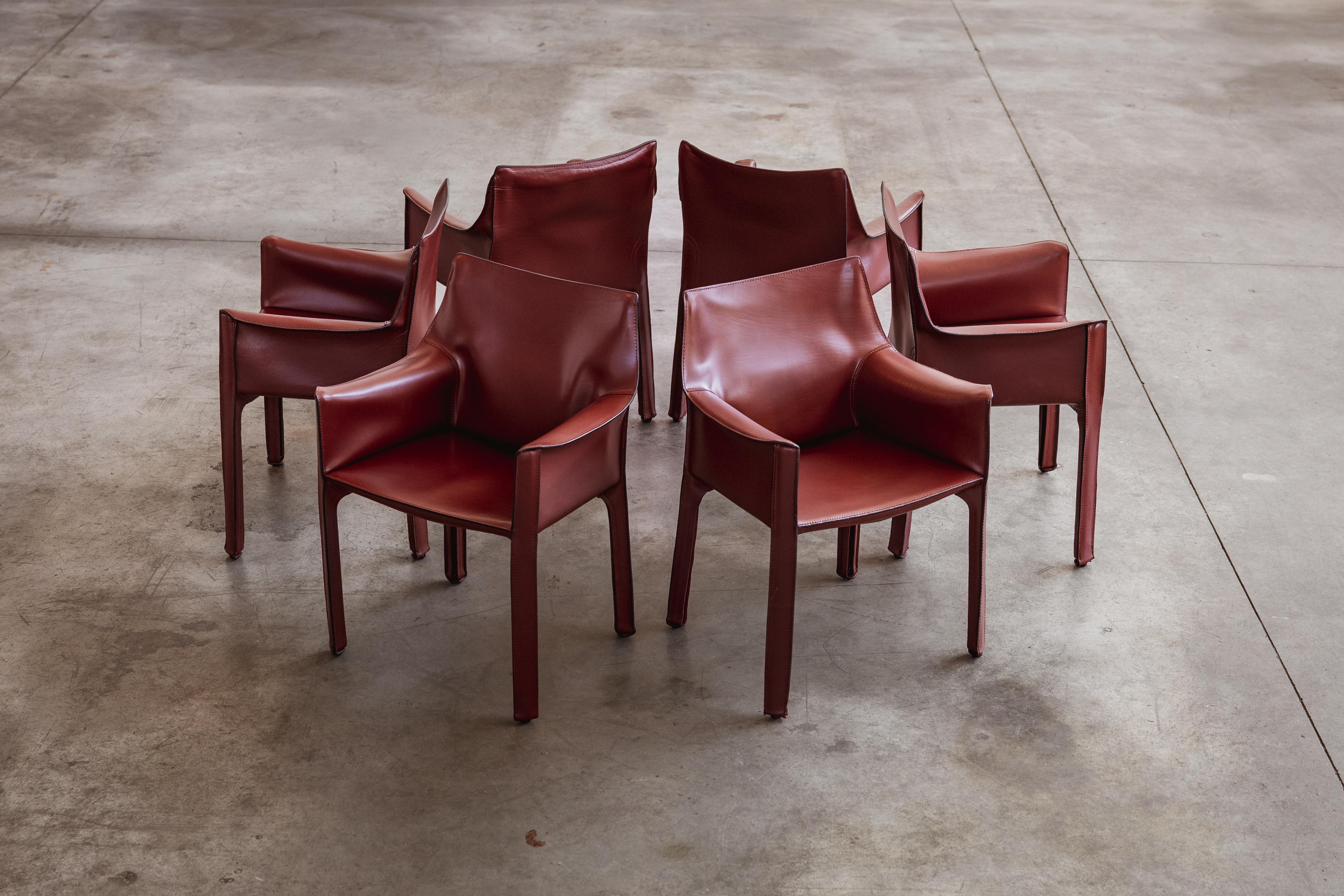 Mario Bellini “CAB 413” dining chair for Cassina, russian red leather, Italy, 1977, set of six

The 