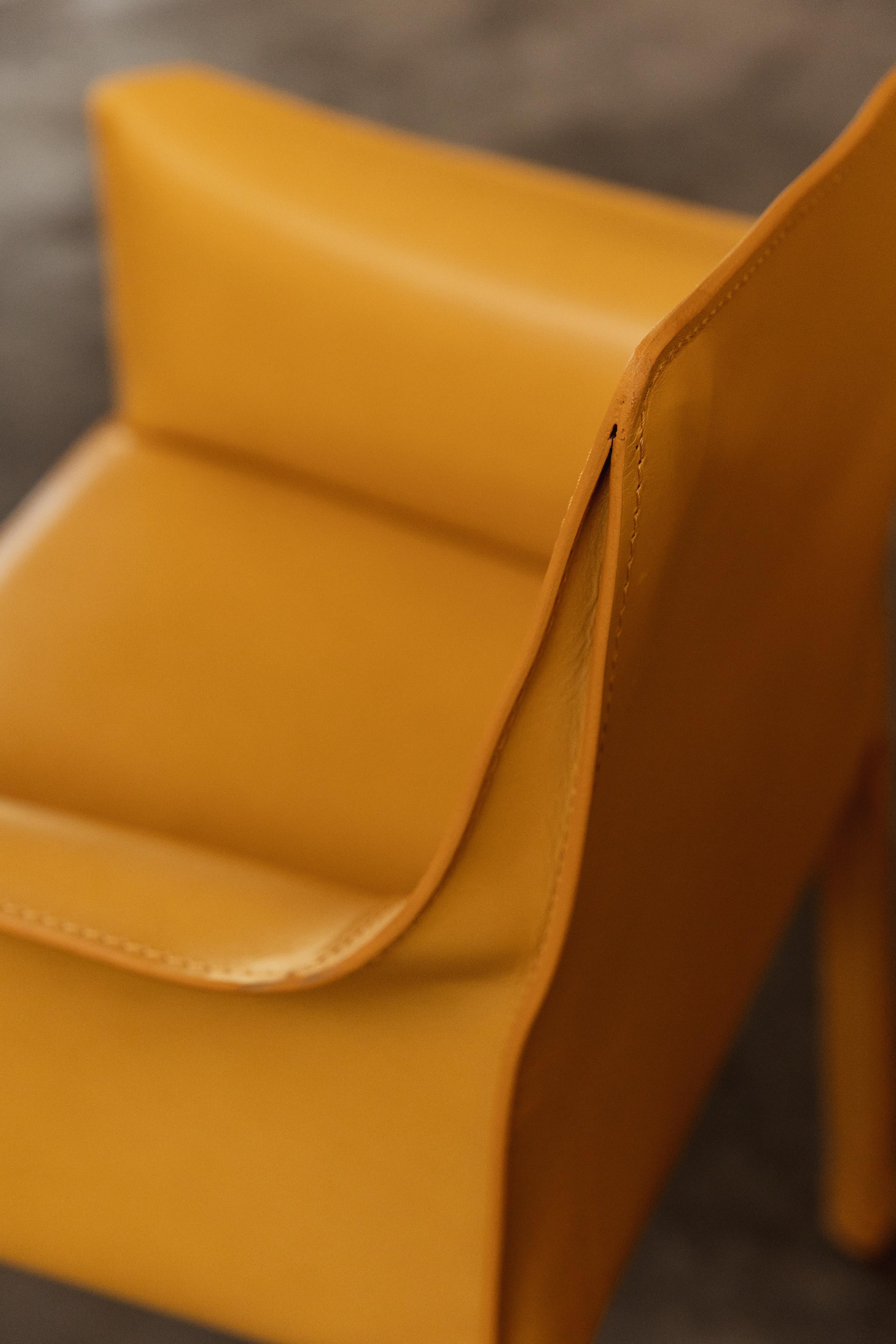 Mario Bellini “CAB 413” Chair for Cassina, Mustard Leather, 1977 For Sale 7