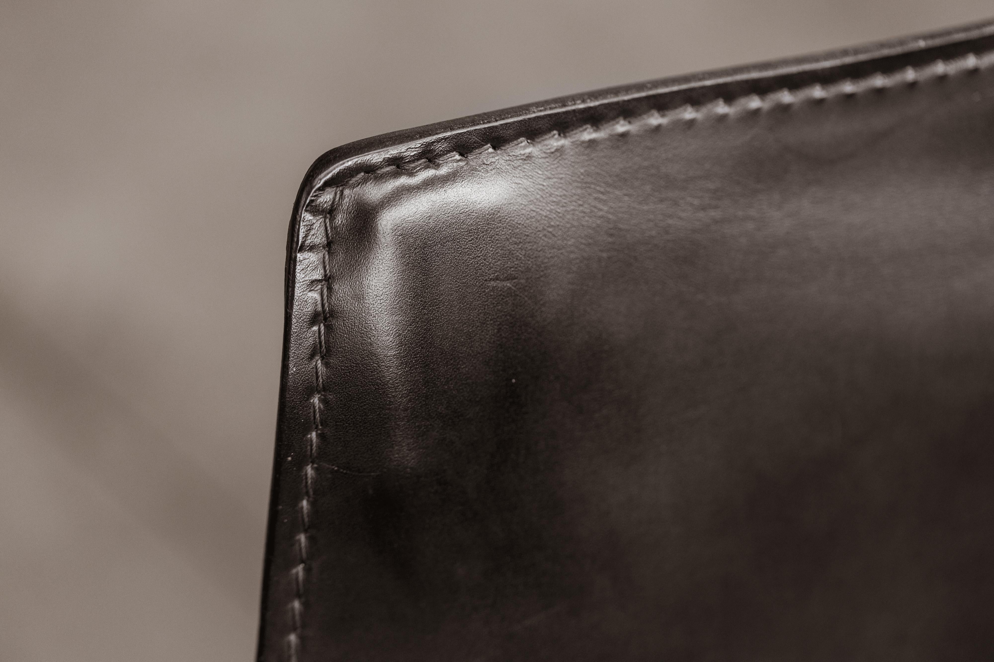 Mario Bellini „CAB 413“ Stühle für Cassina, schwarzes Leder, 1977, Set von 10 Stühlen im Angebot 4