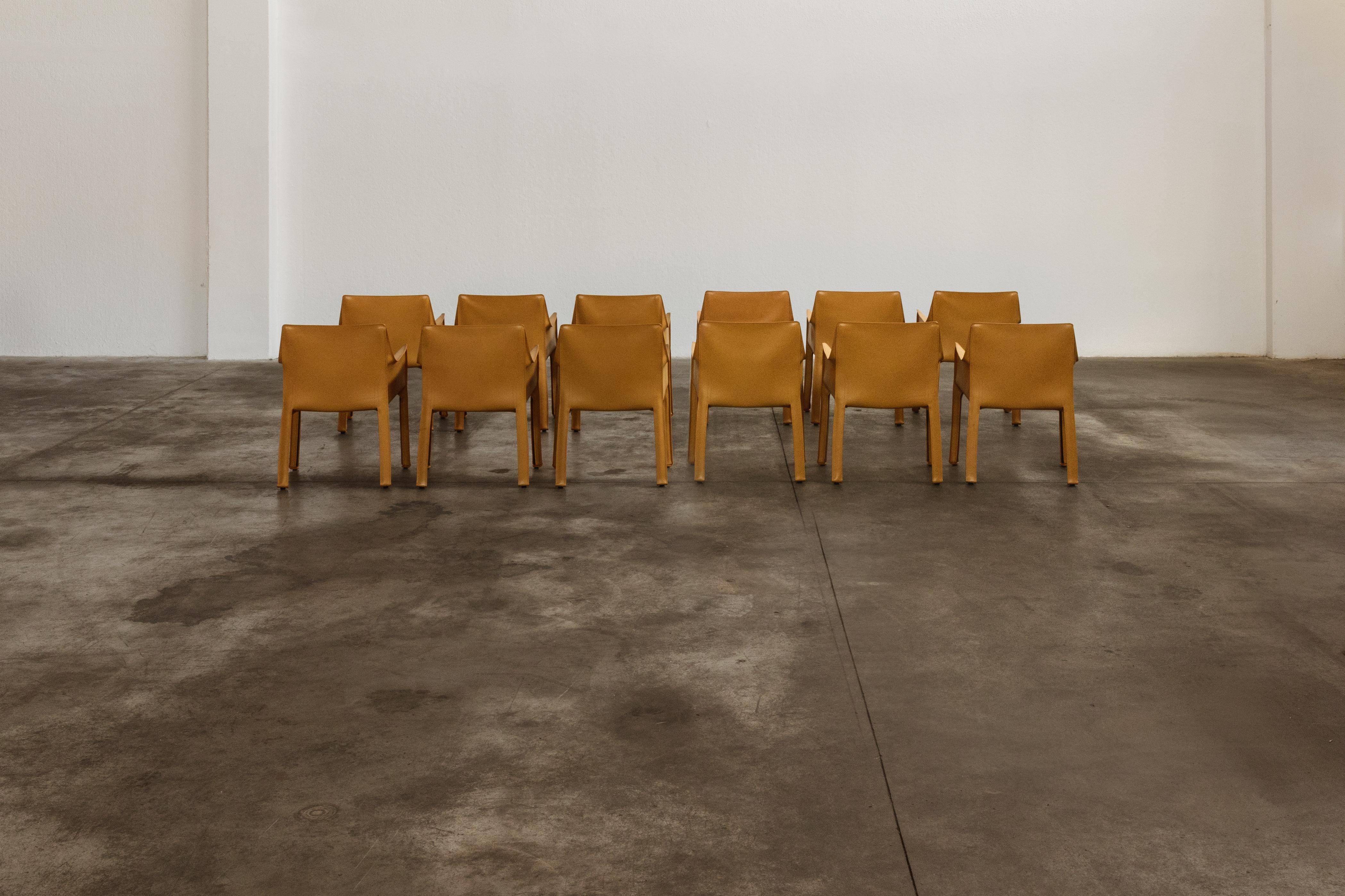 Mario Bellini „CAB 413 Stühle für Cassina, Senfleder, 1977, Set von 12 Stühlen im Angebot 4