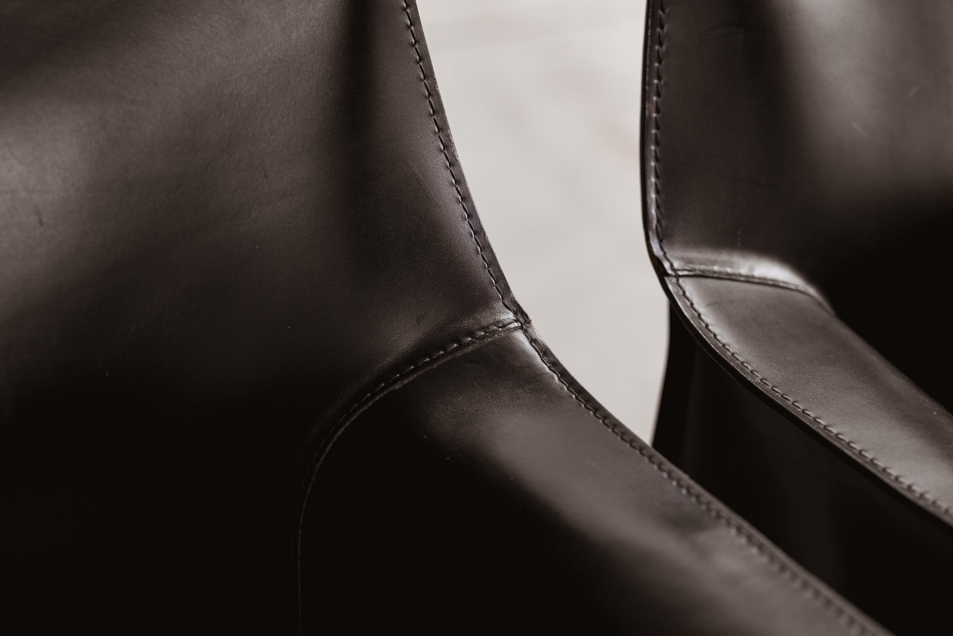 Mario Bellini „CAB 413“ Stühle für Cassina, schwarzes Leder, 1977, Set von 12 Stühlen (Moderne der Mitte des Jahrhunderts) im Angebot