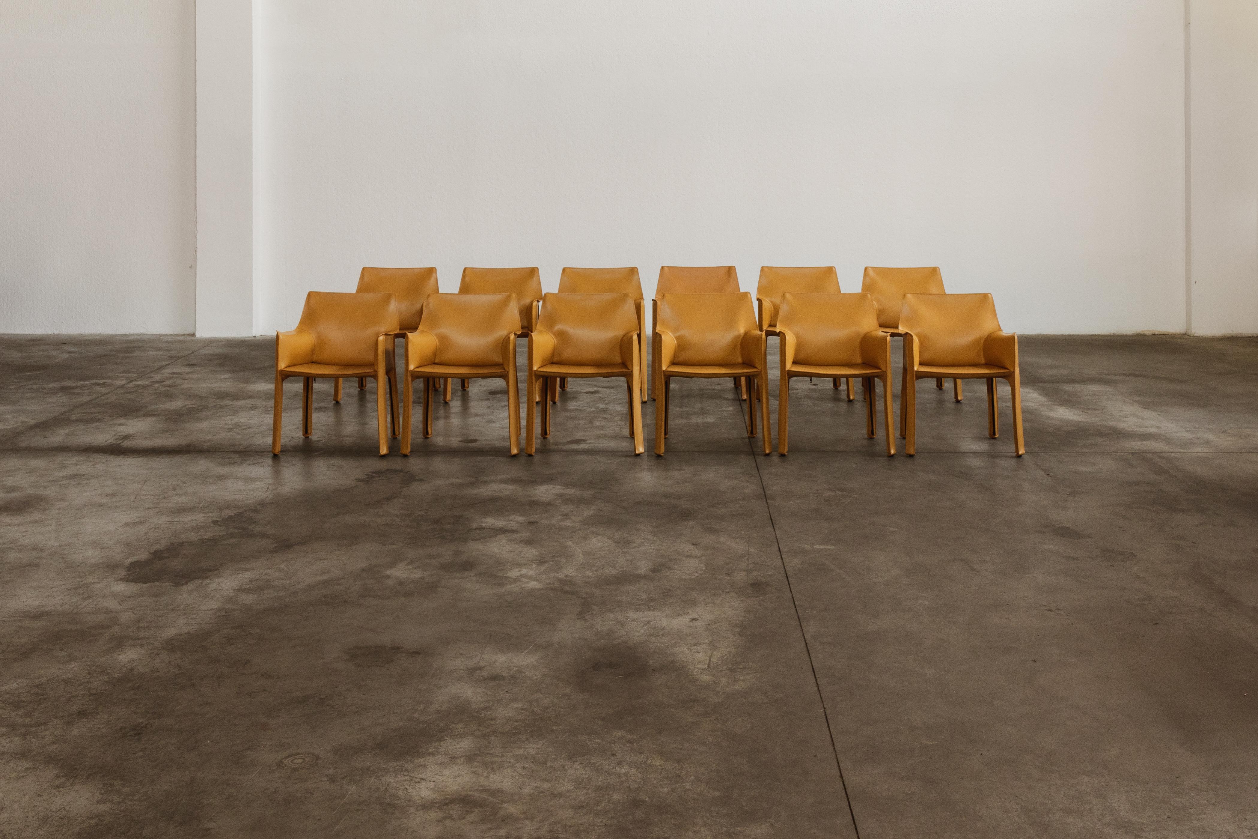 Mario Bellini „CAB 413 Stühle für Cassina, Senfleder, 1977, Set von 12 Stühlen im Zustand „Gut“ im Angebot in Lonigo, Veneto