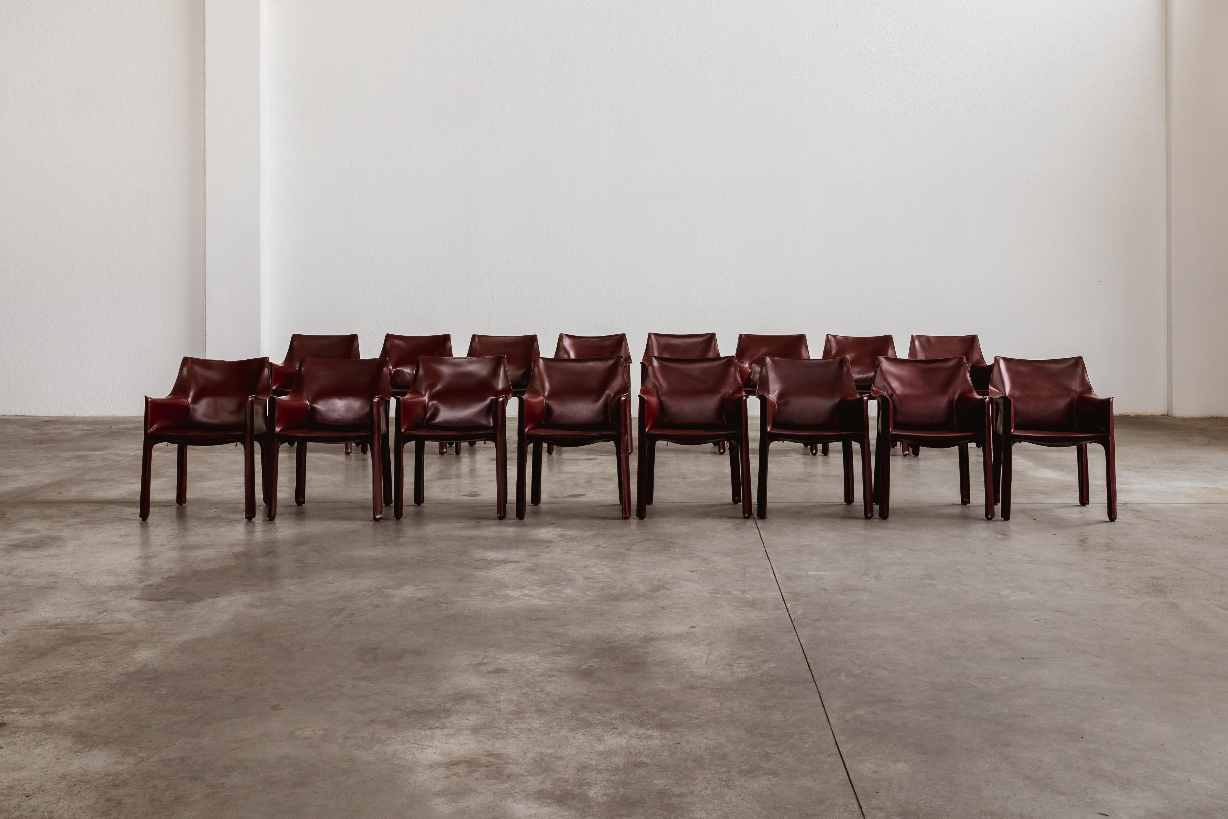 Mario Bellini „CAB 413 Stühle für Cassina, Bordeaux-Leder, 1977, Set von 16 Stühlen im Angebot 5