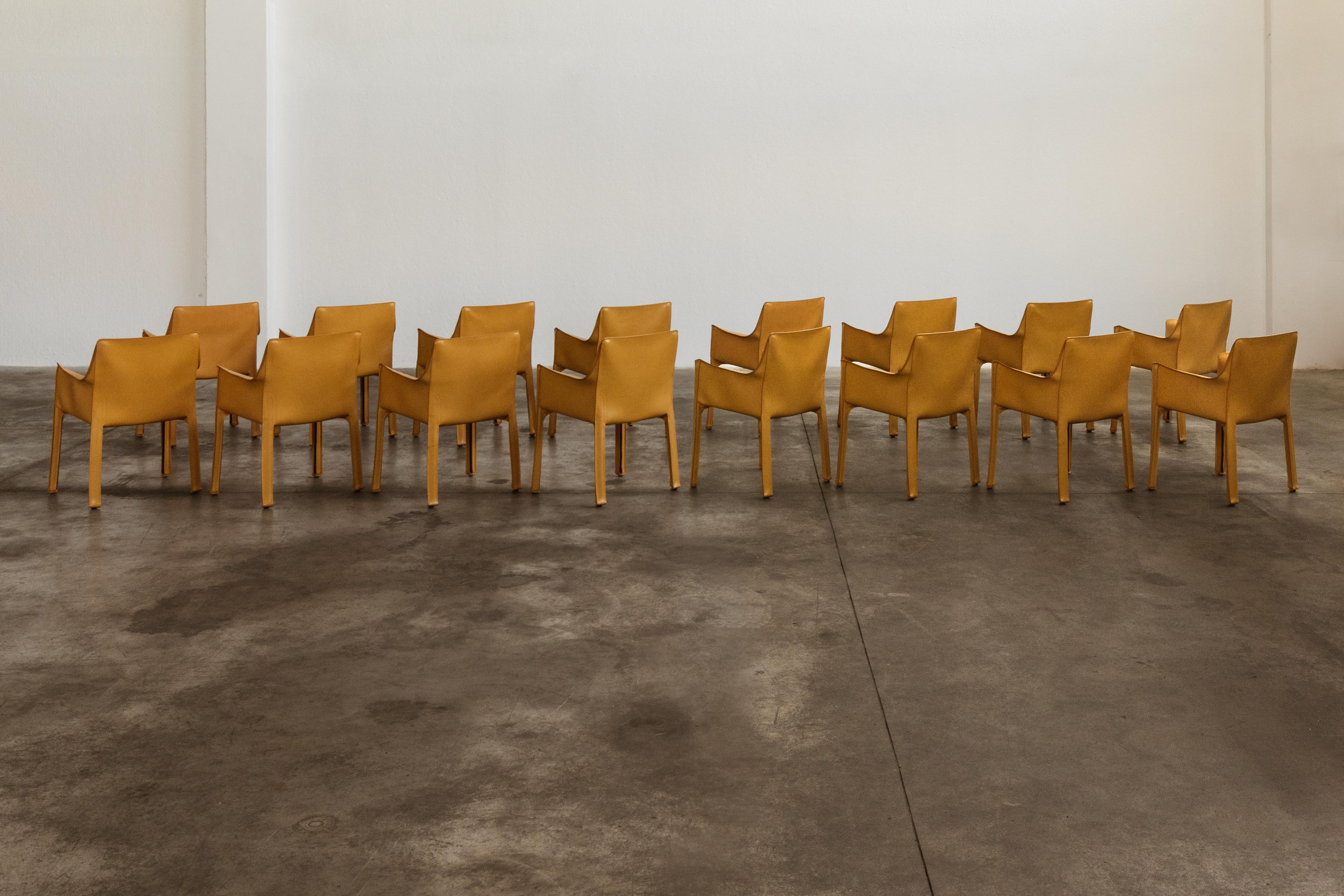 Mario Bellini pour Cassina, 1977, ensemble de 16 chaises de salle à manger CAB 413 Bon état - En vente à Lonigo, Veneto