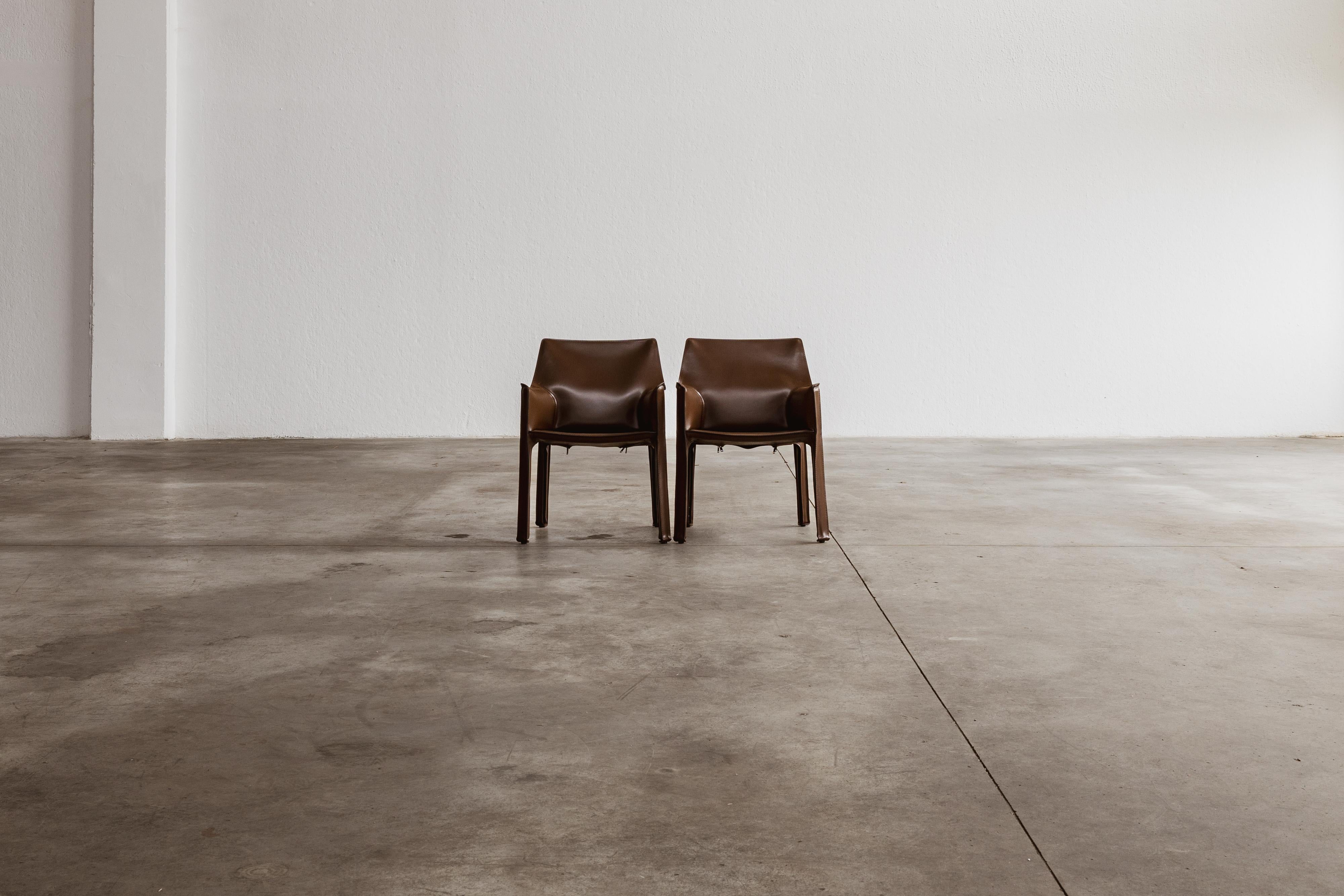 Fin du 20e siècle Mario Bellini pour Cassina, 1977, lot de 2 chaises de salle à manger CAB 413 en vente