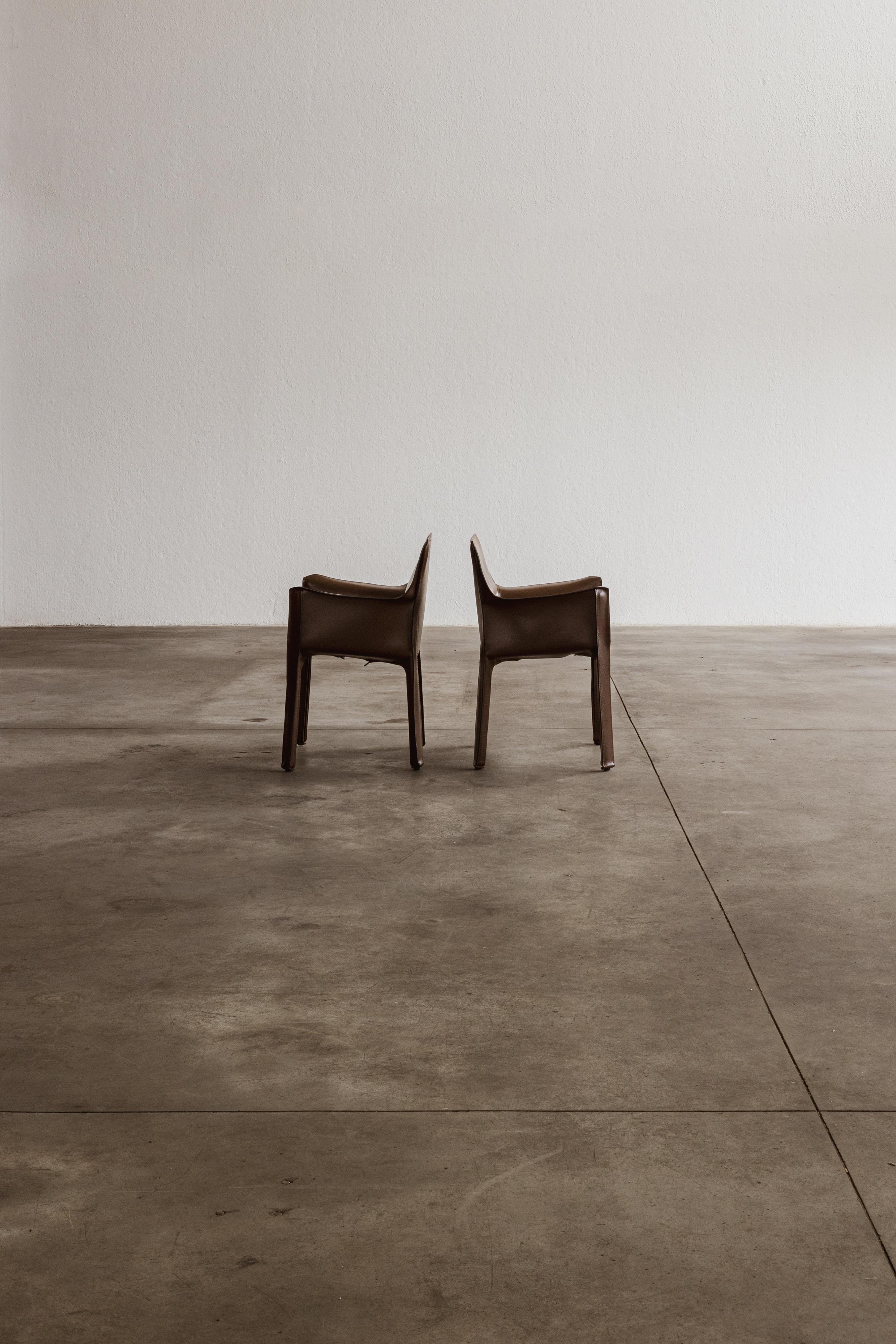 Mario Bellini pour Cassina, 1977, lot de 2 chaises de salle à manger CAB 413 en vente 6