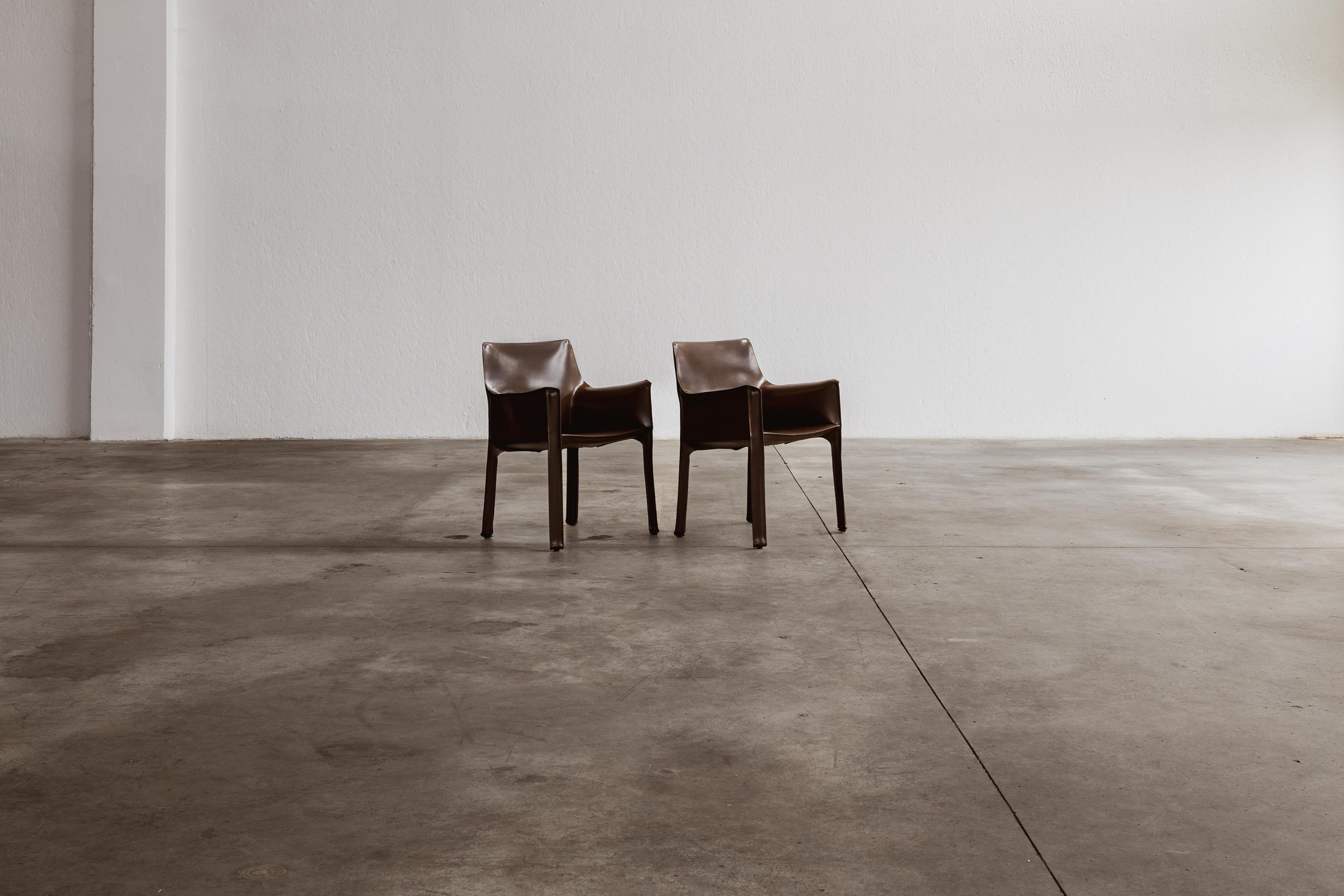 Mario Bellini pour Cassina, 1977, lot de 2 chaises de salle à manger CAB 413 en vente