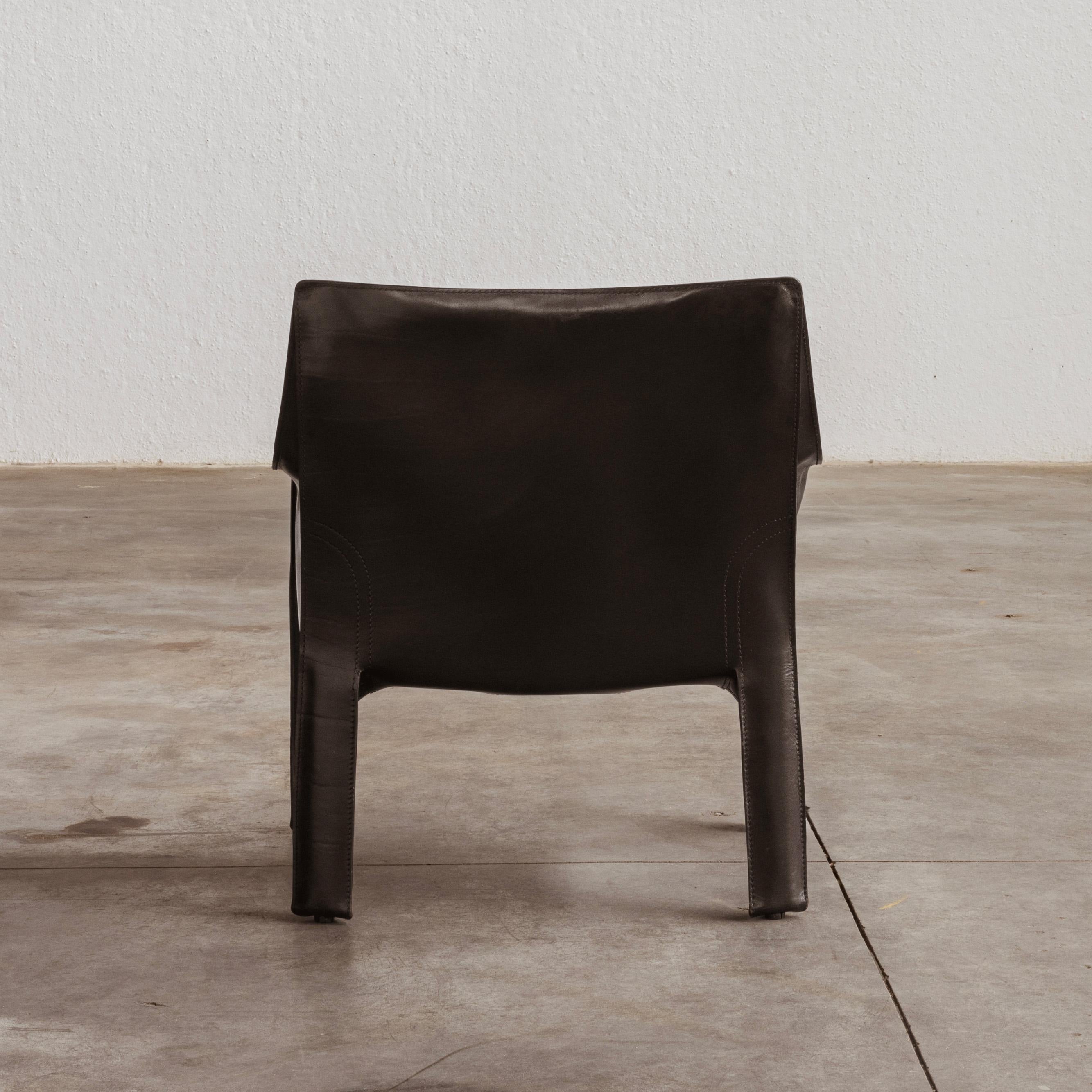 Mario Bellini “CAB” 414 Chairs for Cassina, Black Leather, 1977, Set of 3 For Sale 6