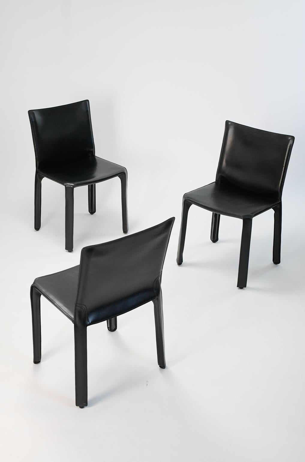 Mario Bellini: Vierer-Set Cab-Stühle von Cassina  (Emaille) im Angebot