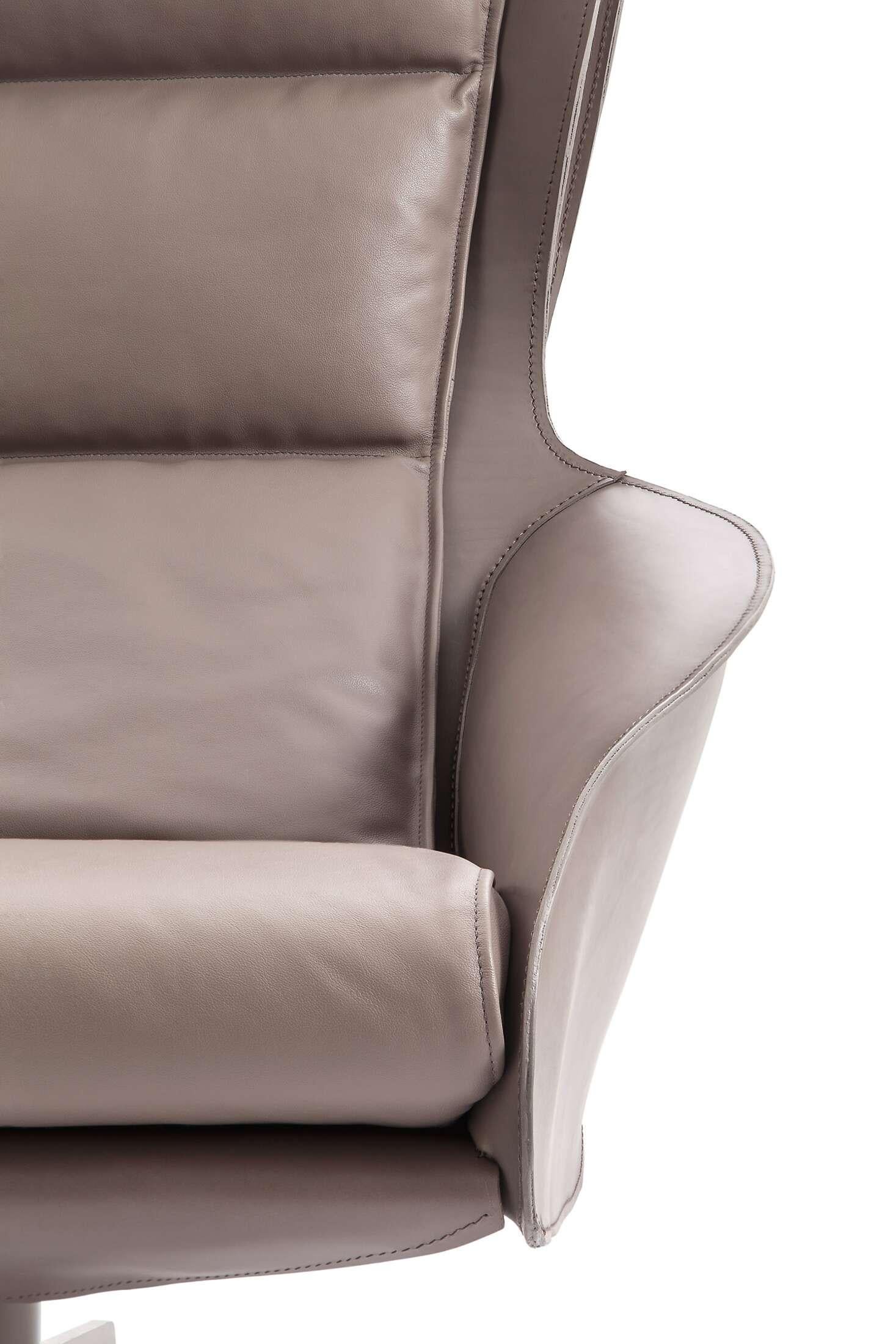 Chaise longue conçue par Mario Bellini en 2015. Fabriqué par Cassina en Italie. Le prix est par pièce. Veuillez demander le prix pour d'autres matériaux et couleurs.