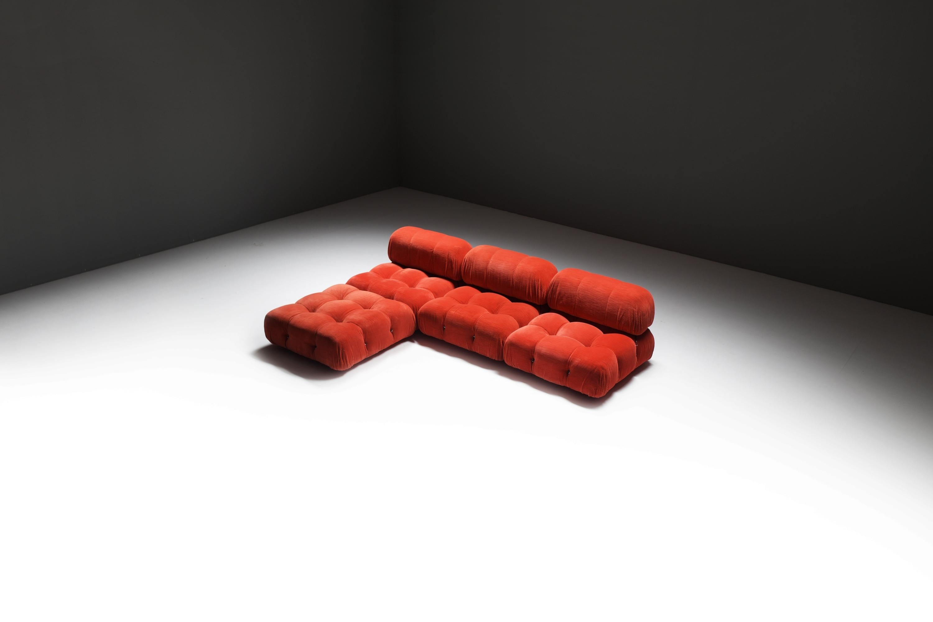Mario Bellini “Camaleonda” Modular Sofa in Red Corduroy - Early B&B Italia ed. (Italienisch) im Angebot