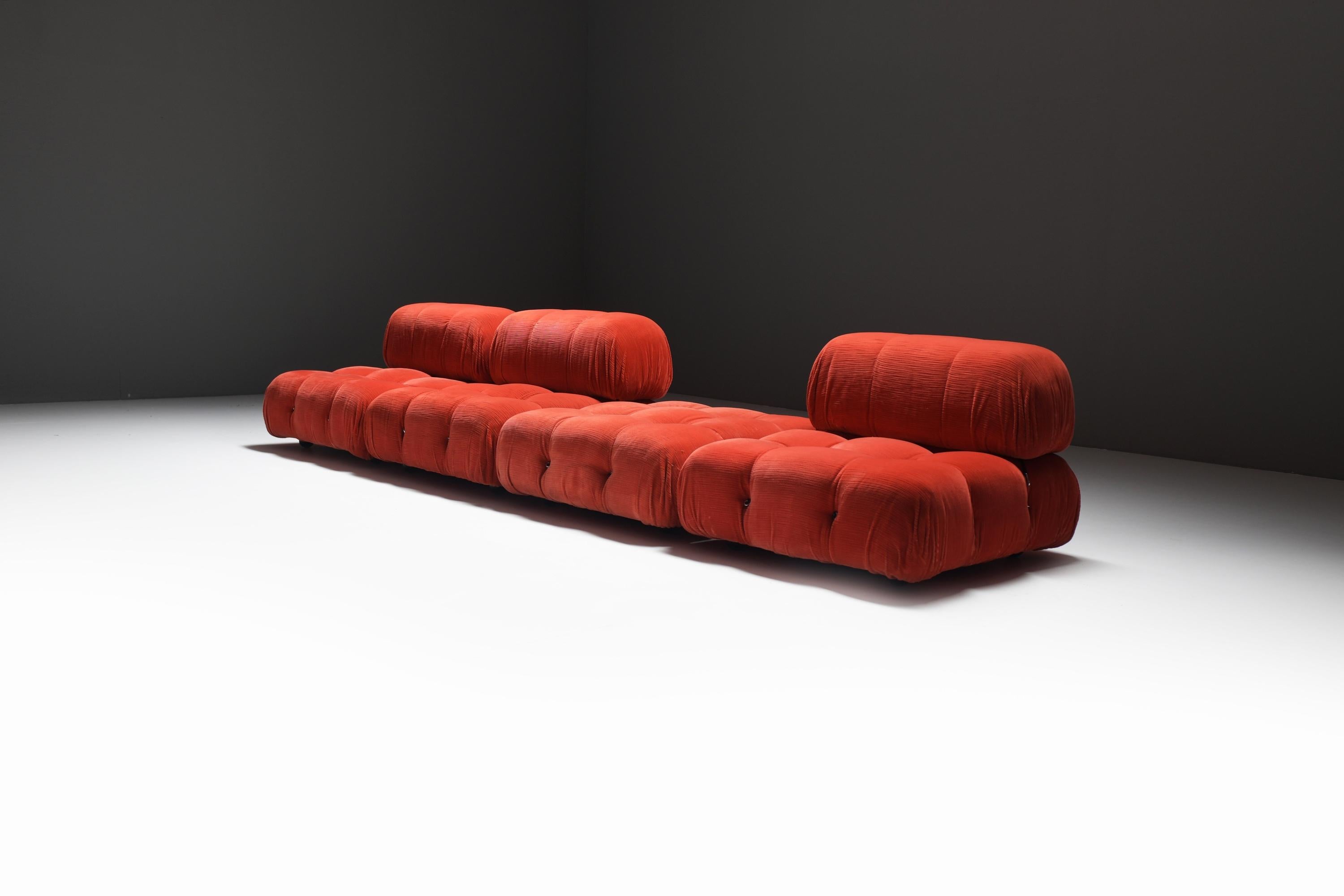 Mario Bellini “Camaleonda” Modular Sofa in Red Corduroy - Early B&B Italia ed. im Zustand „Gut“ im Angebot in Buggenhout, Oost-Vlaanderen