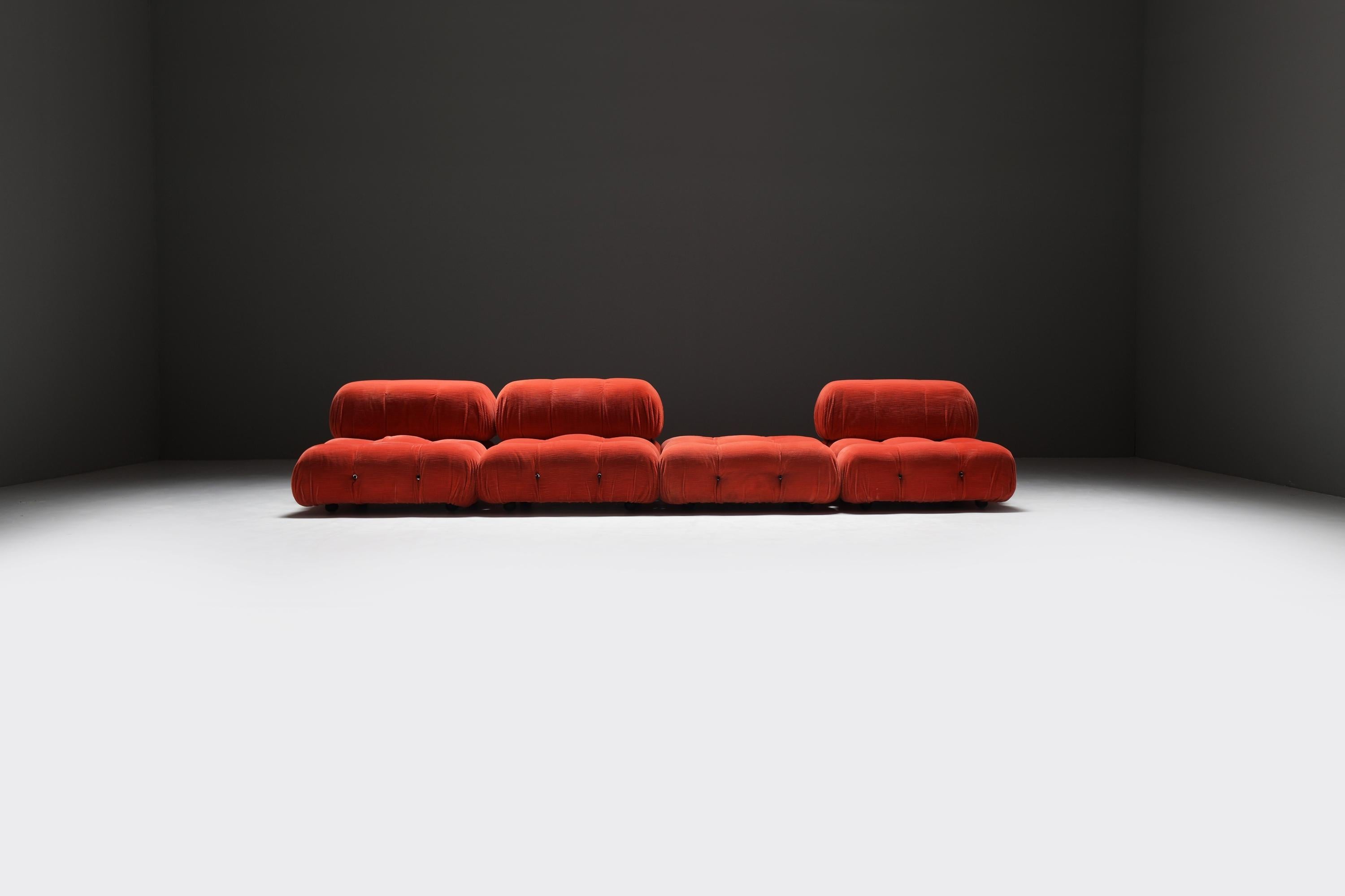 Mario Bellini “Camaleonda” Modular Sofa in Red Corduroy - Early B&B Italia ed. (20. Jahrhundert) im Angebot