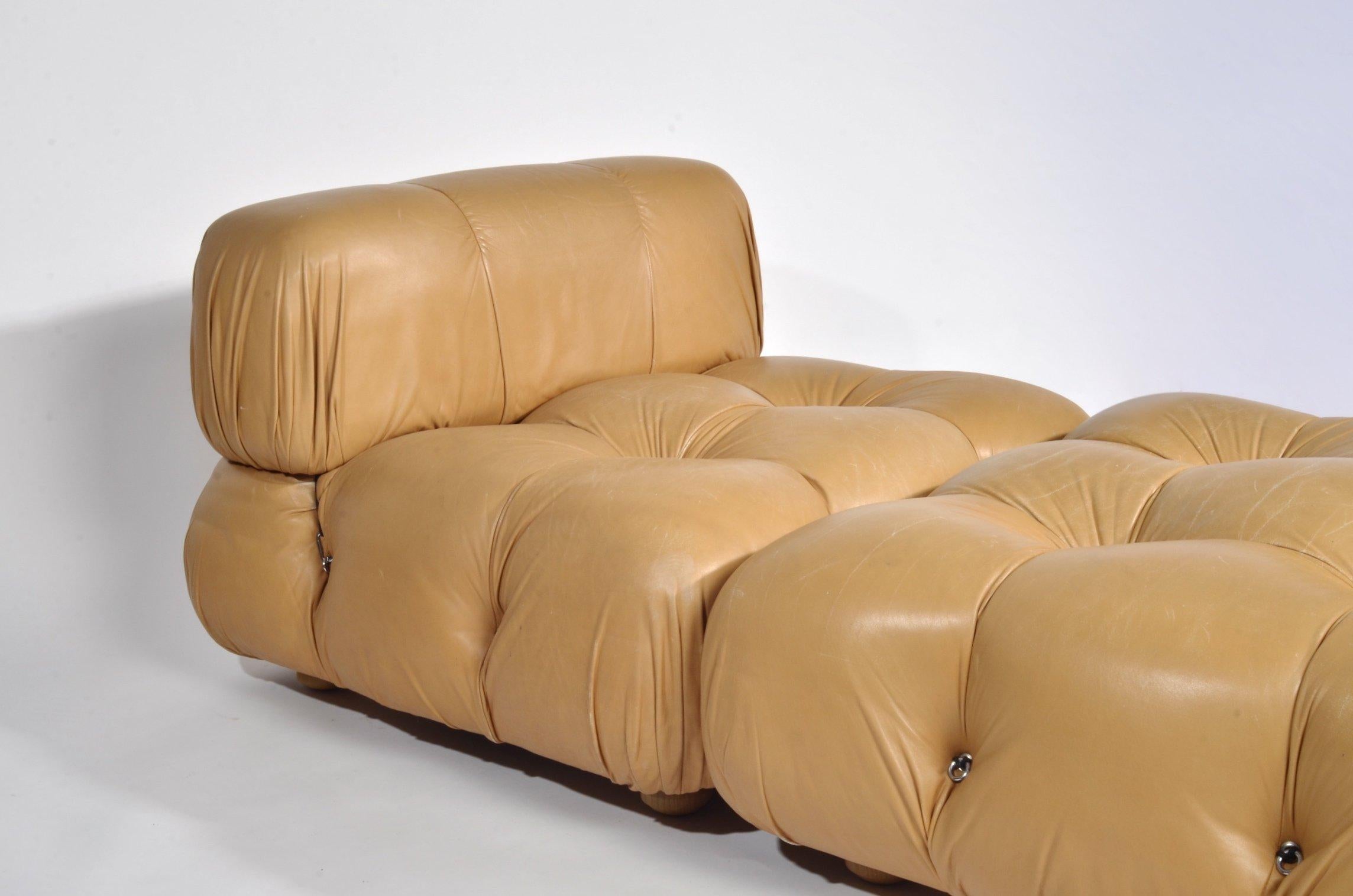 Mario Bellini 'Camaleonda' chaise or sectional

Made in Italy in 1973

Modular 2-piece chaise / chair and ottoman or daybed

Original tan leather, rings and carabiners

Measures: 27 H x 36 W x 72 D in

Otto 16 H x 36 W x 36 D in
Chair 27