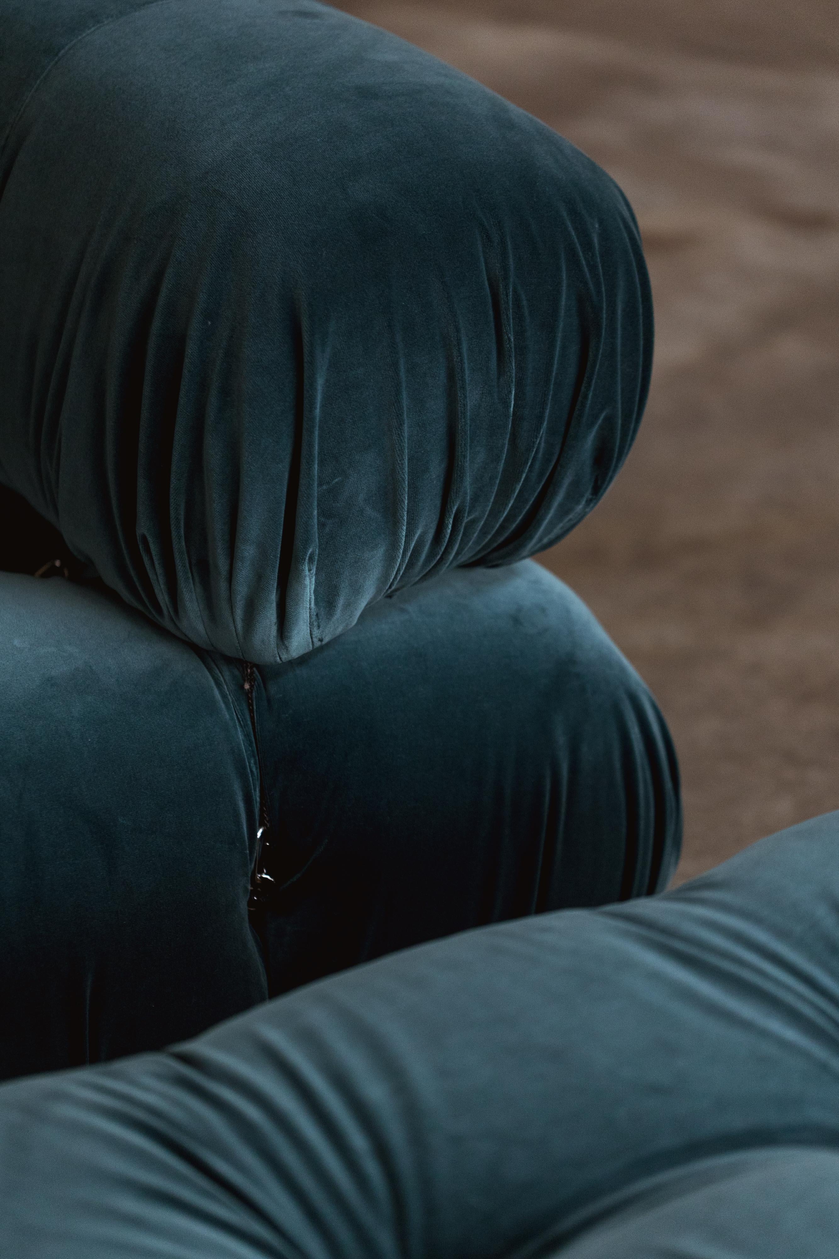 Mario Bellini Camaleonda Sofa für B&B Italia, Blauer Samt, 1970, 2er-Set (Moderne der Mitte des Jahrhunderts) im Angebot
