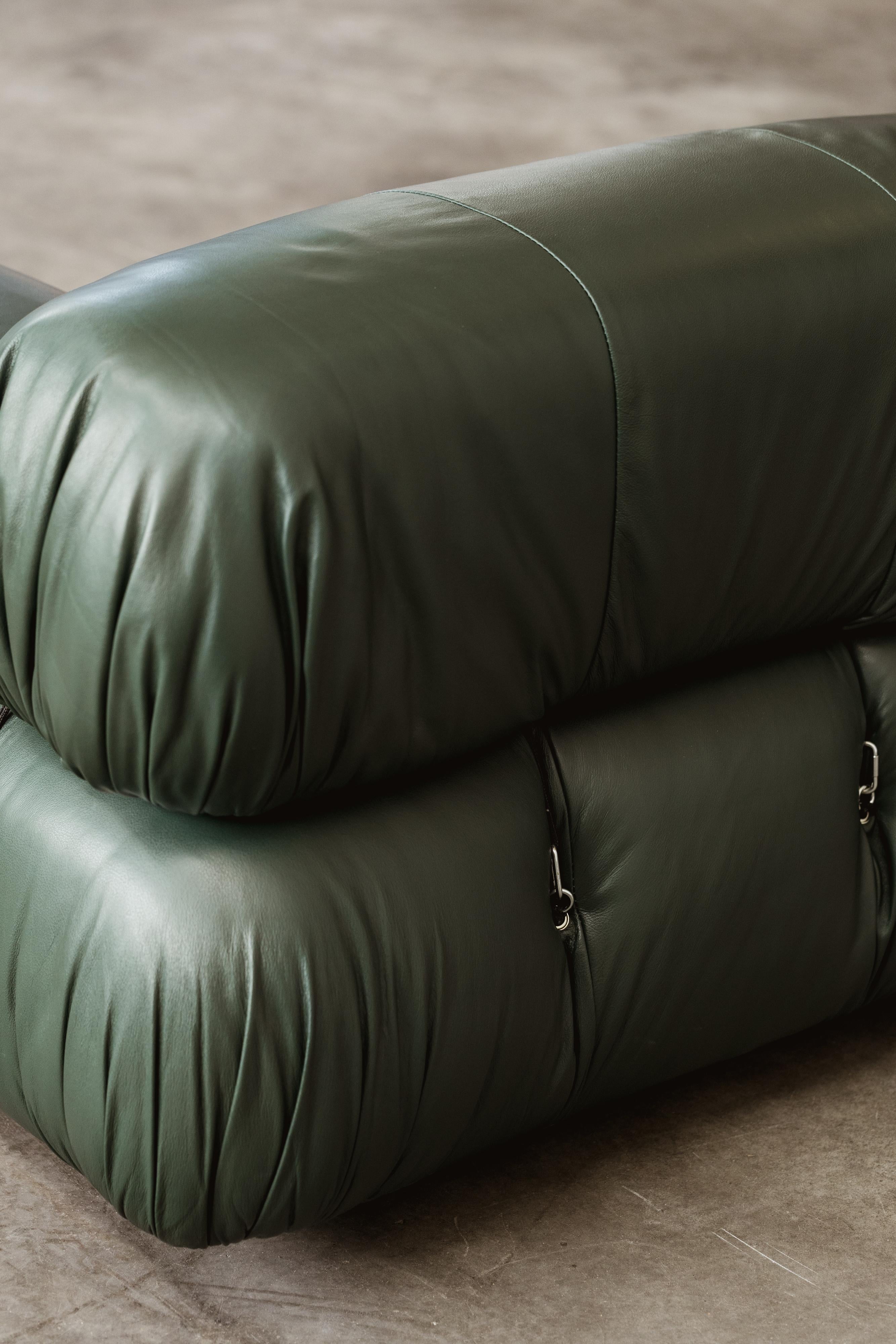 Mario Bellini “Camaleonda” Sofa for B&B Italia, Dark Green, 1970, Set of 4 In Excellent Condition For Sale In Lonigo, Veneto