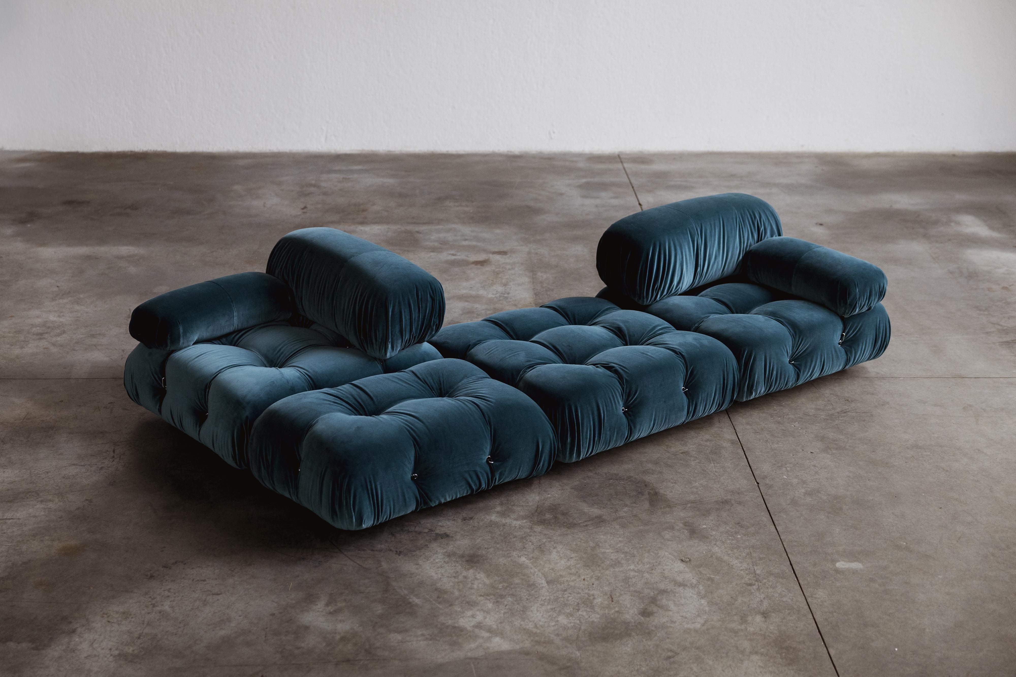 Mario Bellini Camaleonda Sofa für B&B Italia, Blauer Samt, 1970, 4er-Set im Angebot 1