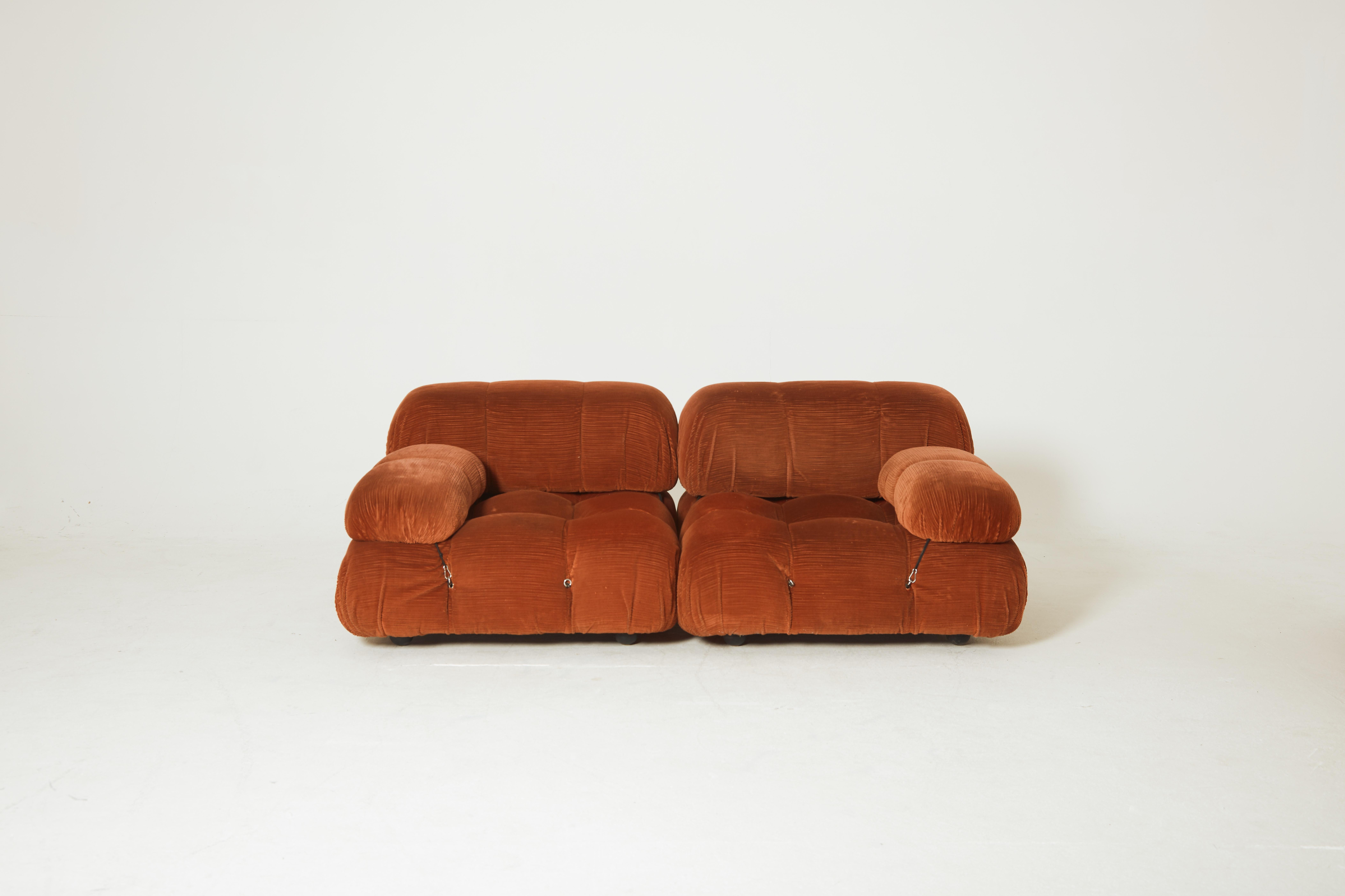 An extremely comfortable early two-seat / element Mario Bellini Camaleonda Modular Sofa. In original rusty orange fabric, made by C&B Italia (pre-B&B Italia), Italy, 1970s. All parts are interchangeable. Can be purchased as is in its original